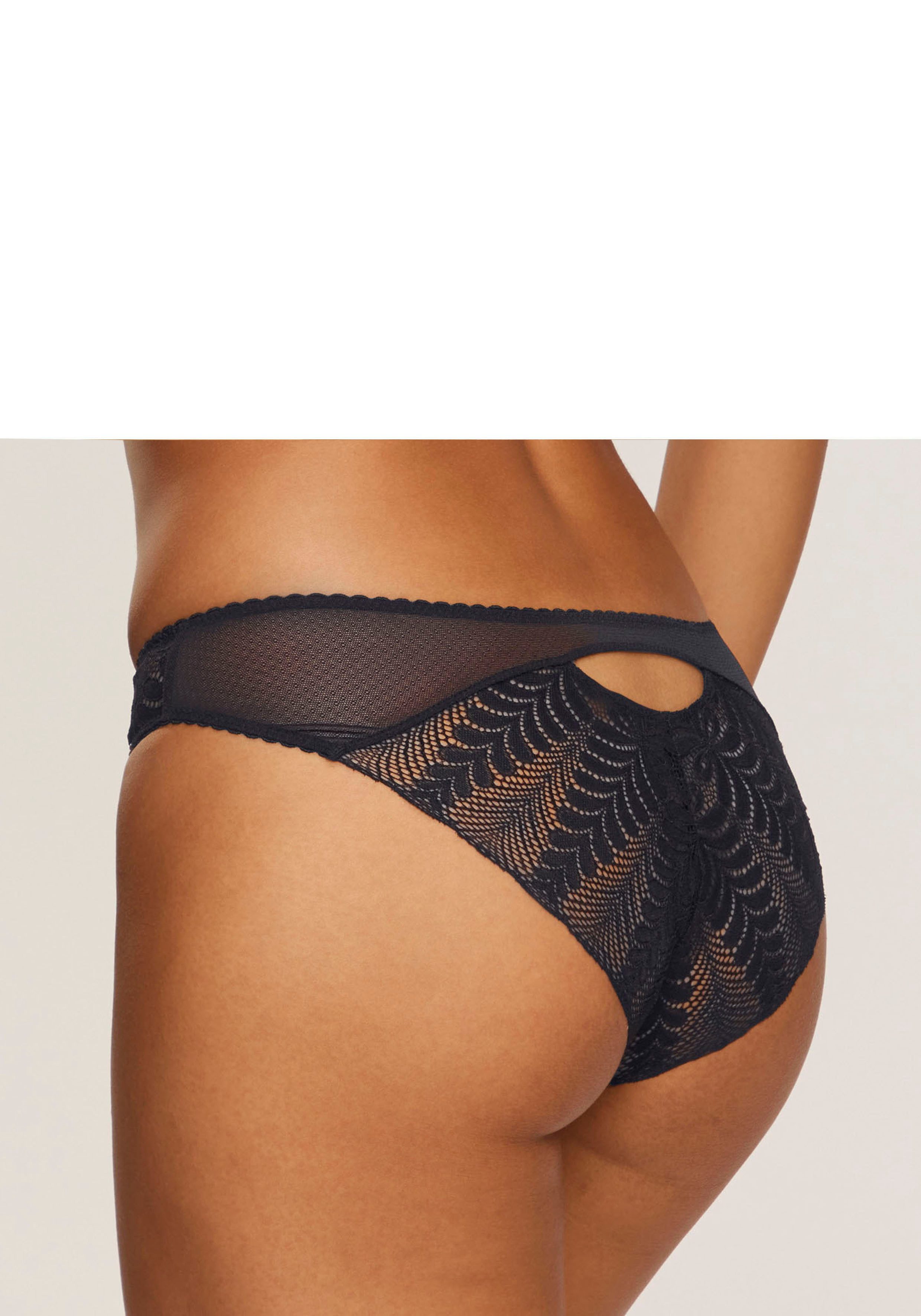 Lascana Tanga AMIRA met grafische kanten inzetten