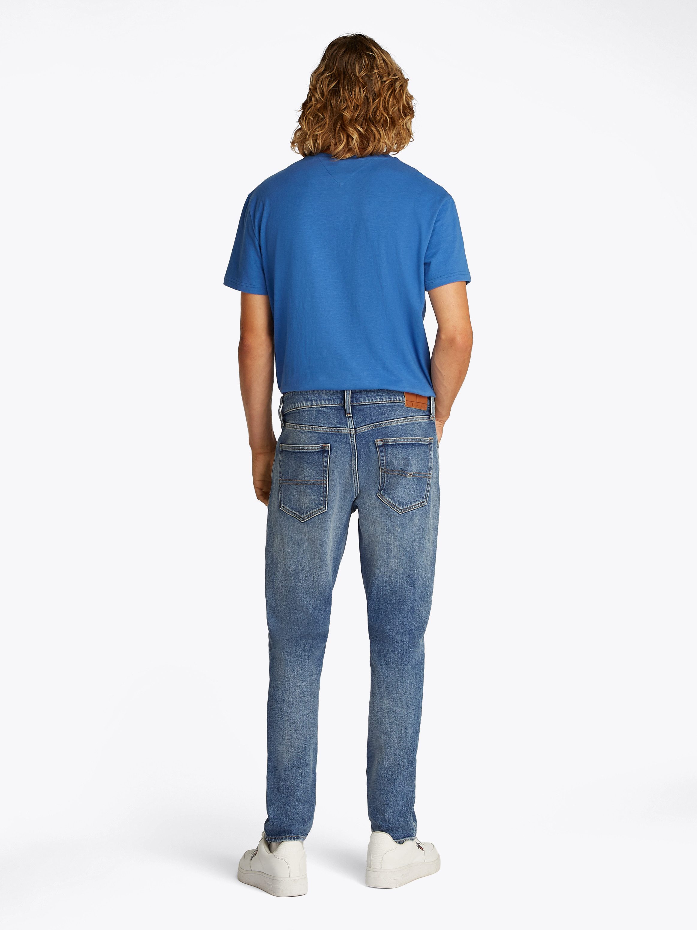 TOMMY JEANS Slim fit jeans AUSTIN SLIM TAPERED naar de enkel toe smaller wordende jeans met gemiddelde taillehoogte