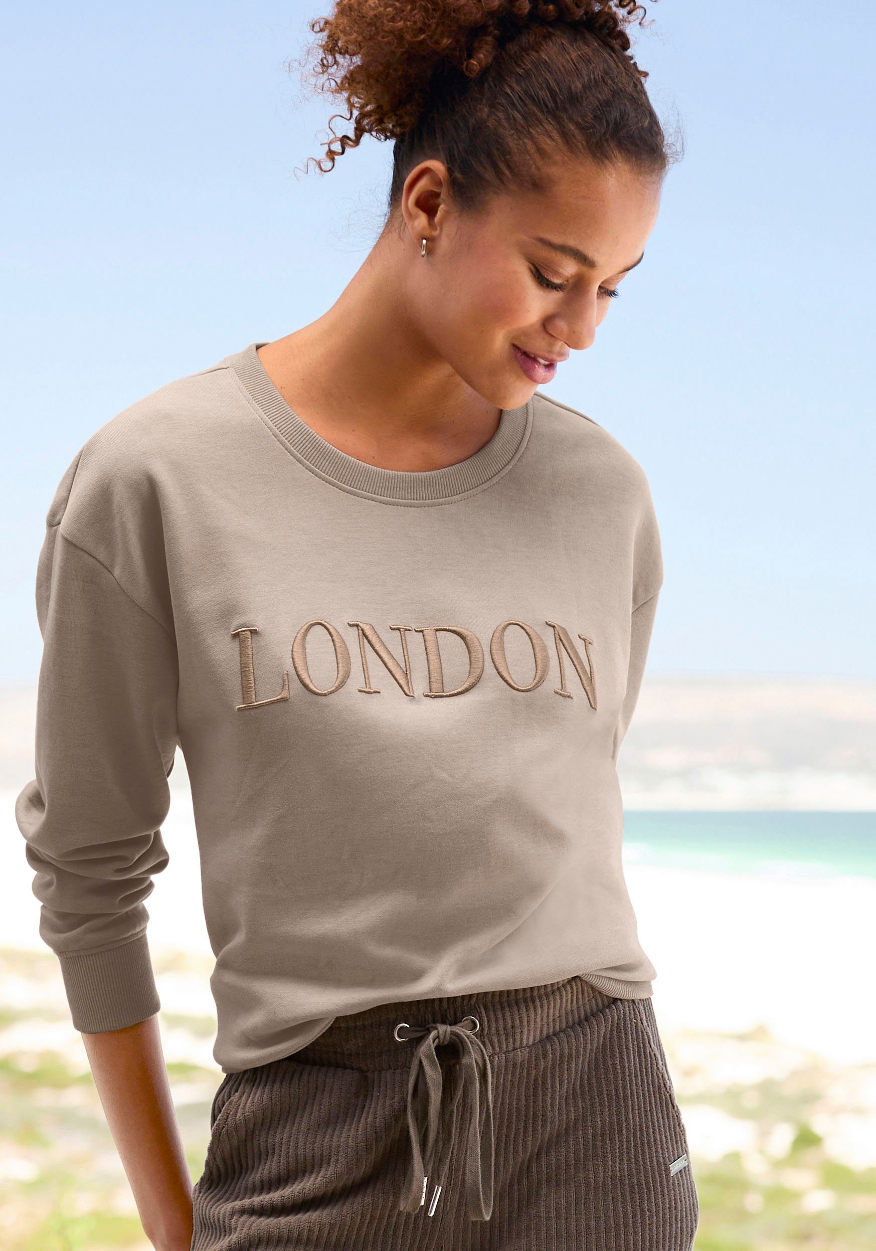 Bench. Loungewear Sweatshirt -Loungeshirt met london borduursel, loungewear