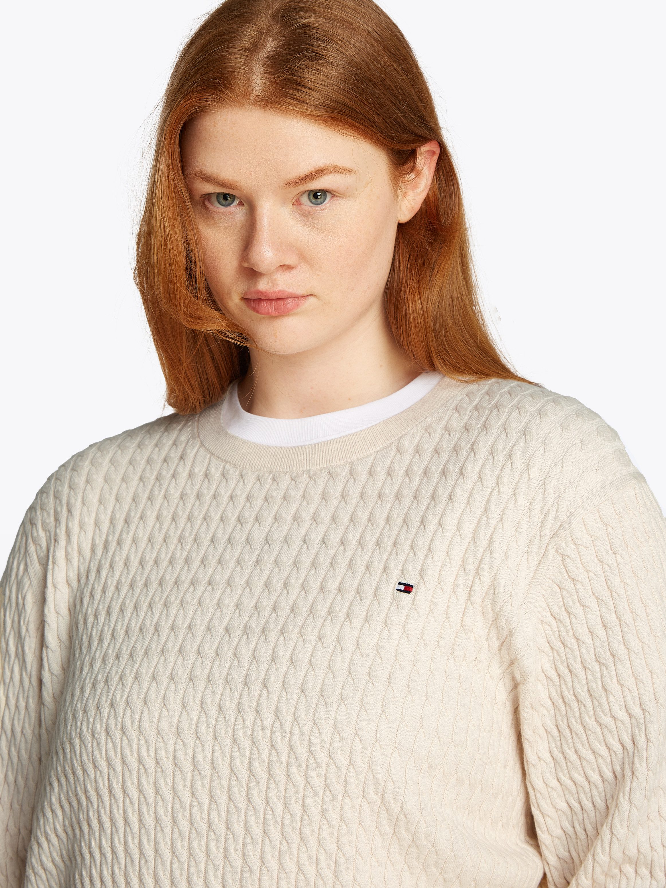 Tommy Hilfiger Curve Trui met ronde hals CRV CO CABLE C-NK LS SWEATER in grote maten, kabelpatroon, logoborduursel