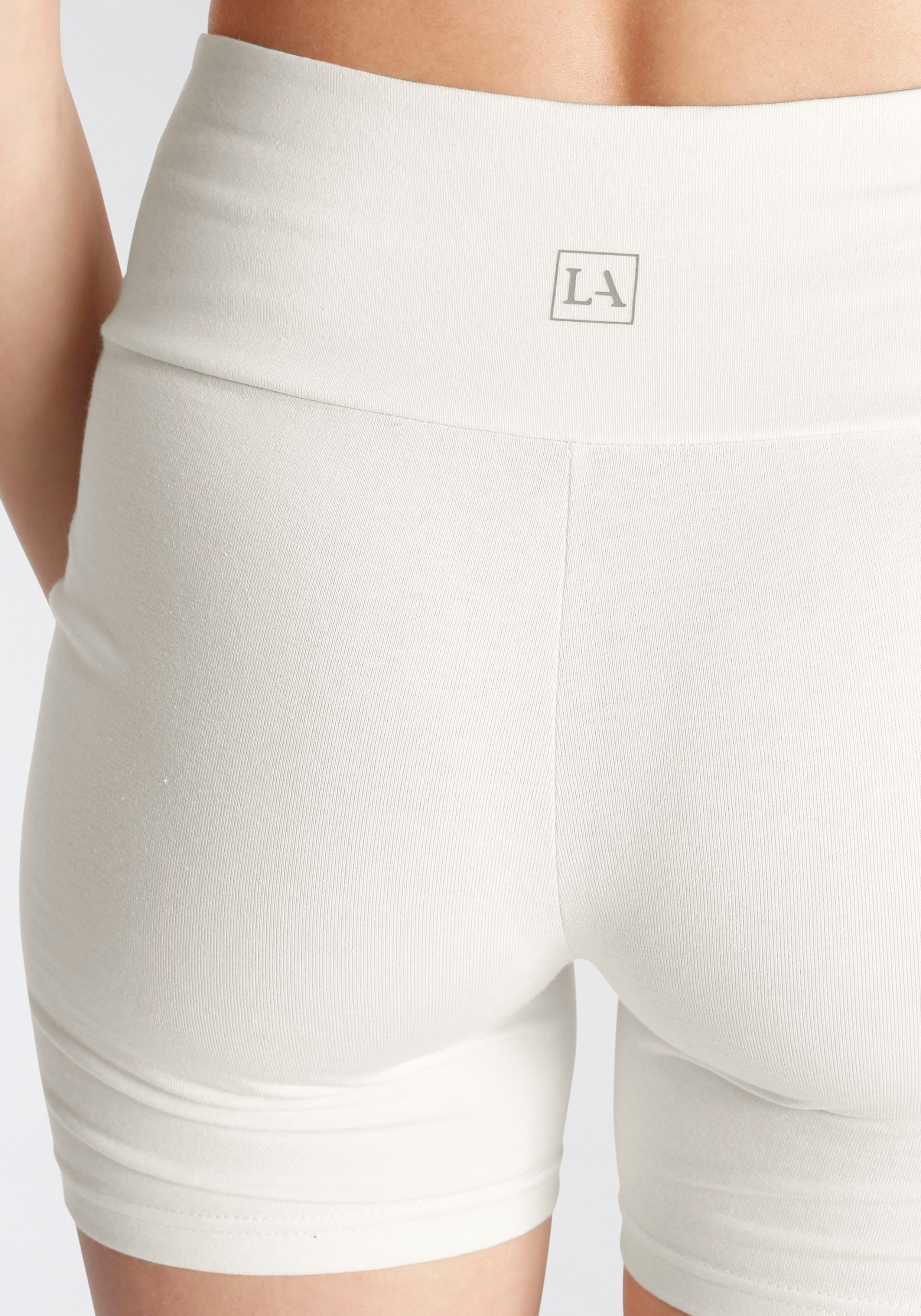 Lascana Short met brede boord en logoprint