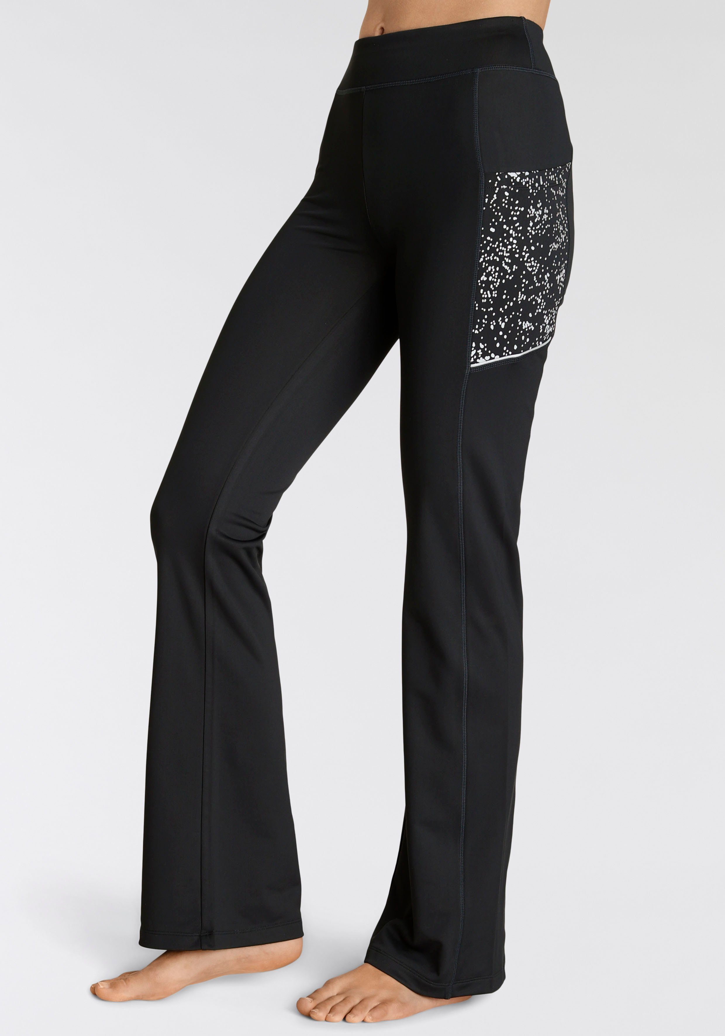 active by Lascana Functionele broek -Sportbroek met reflecterende print en telefoontas
