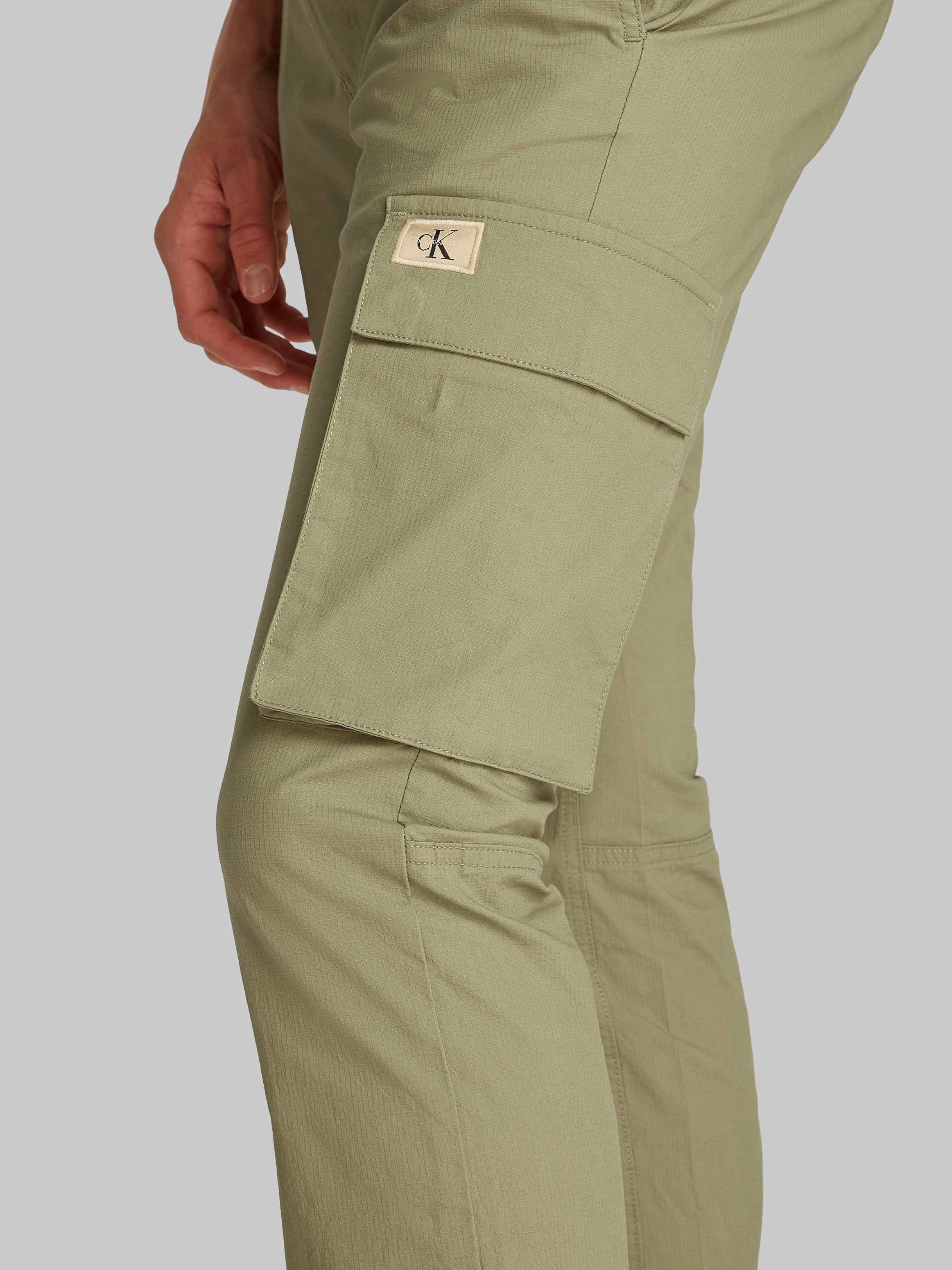 Calvin Klein Cargobroek SKINNY CARGO met logopatch