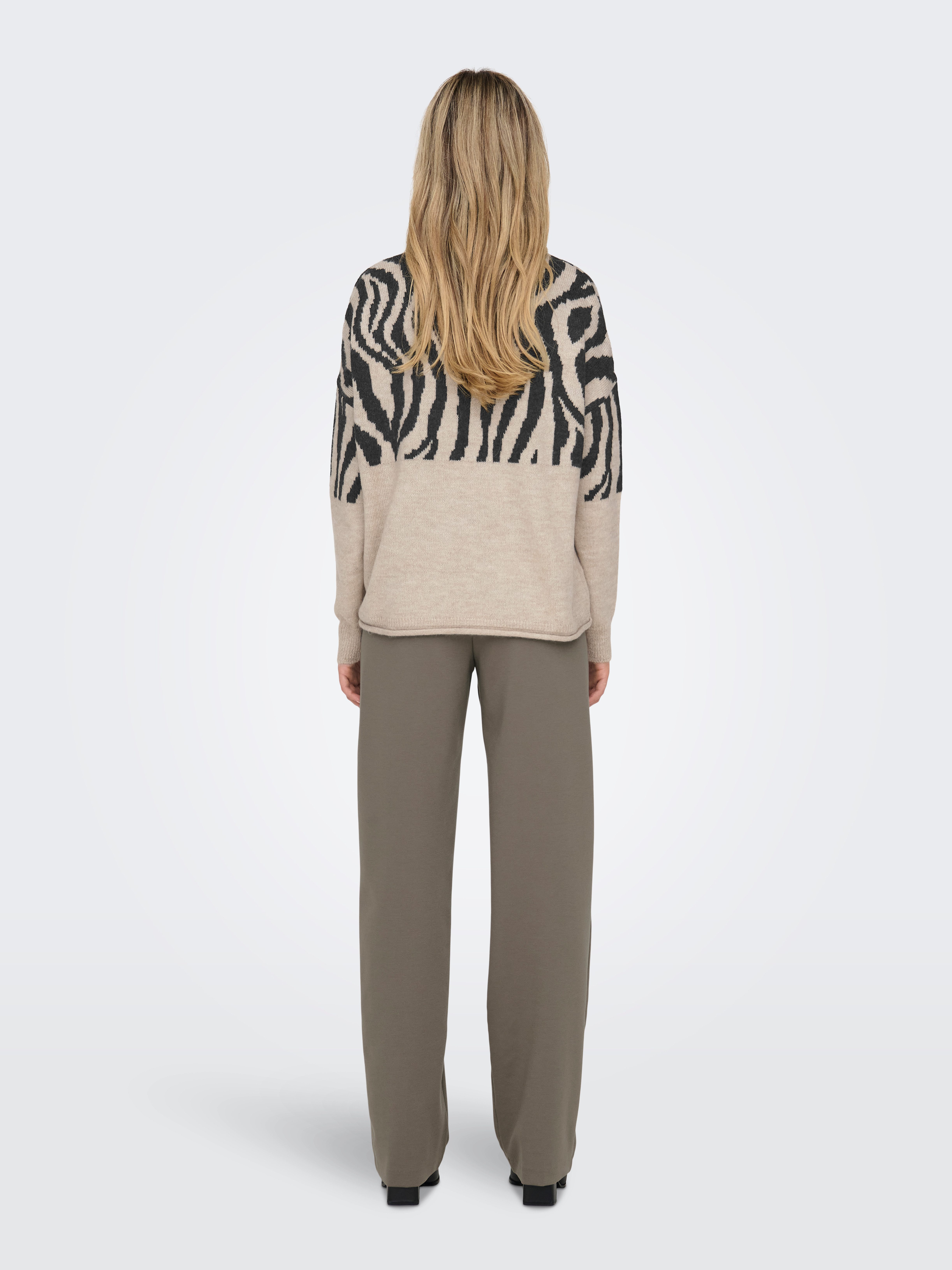 Only Trui met ronde hals ONLJADE ZEBRA LS O-NECK CC KNT