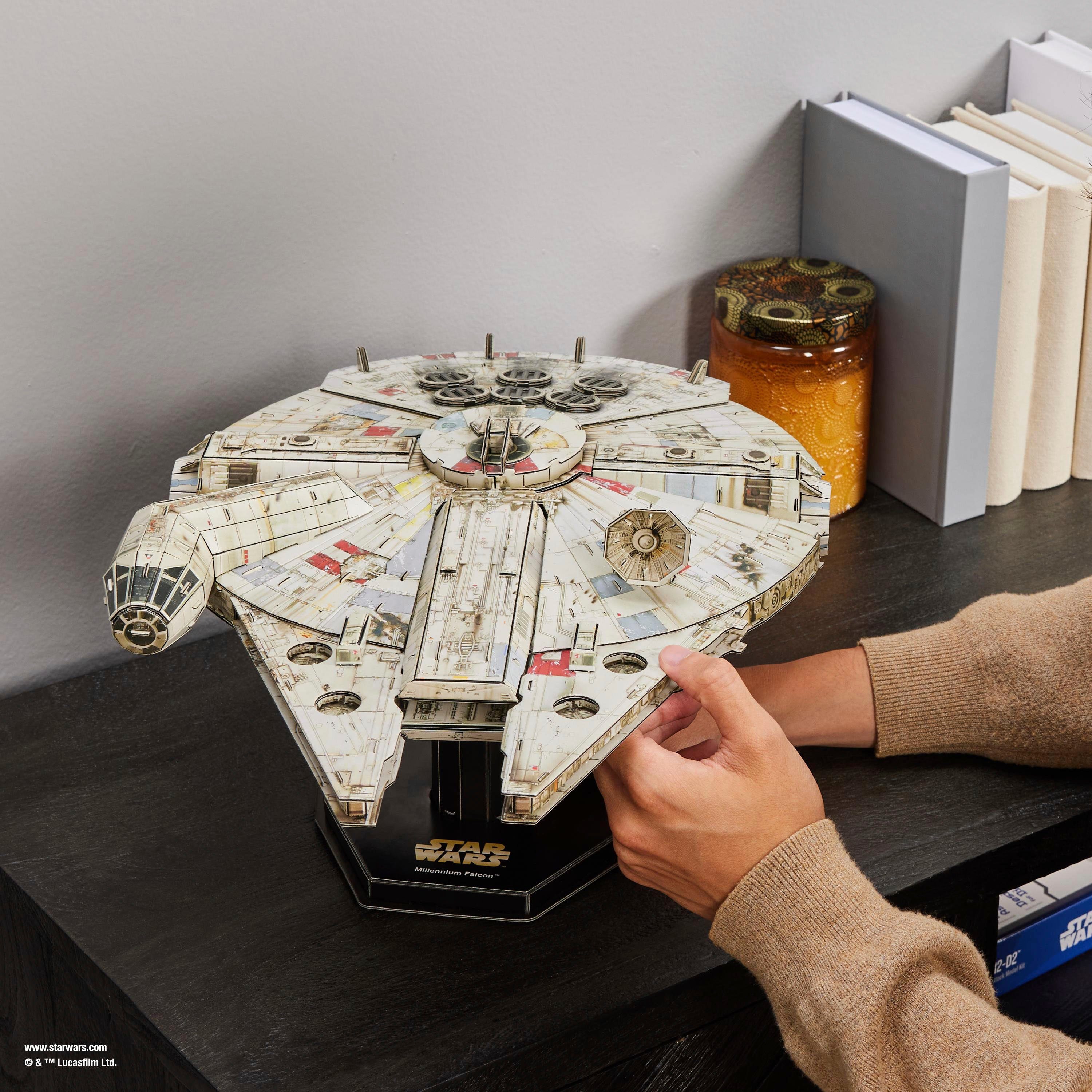 Spin Master 3D-puzzel 4D Build - Star Wars - Millennium Falcon ruimteschip