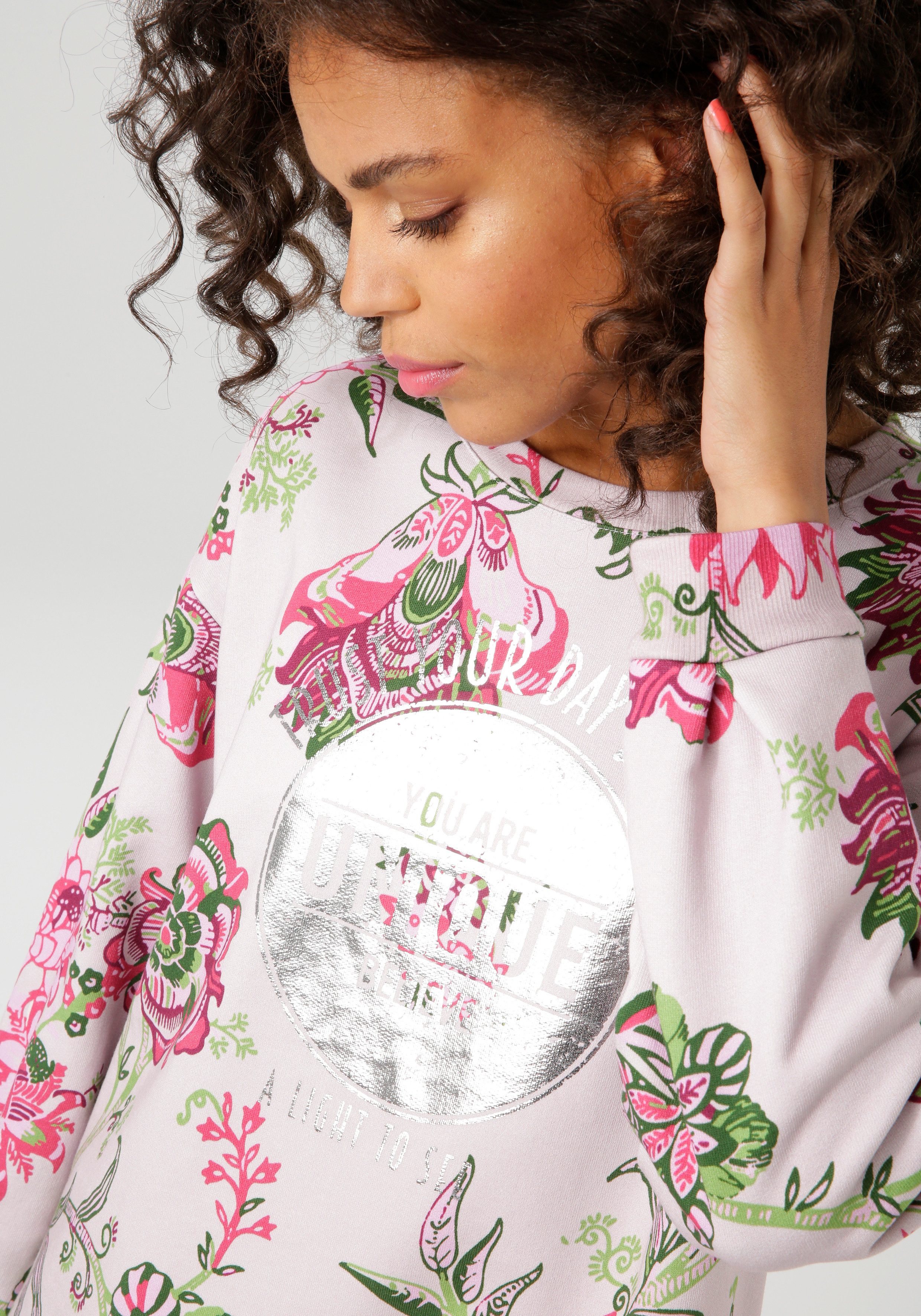 Aniston CASUAL Sweatshirt in extravagante bloemenprint met folieprint - nieuwe collectie