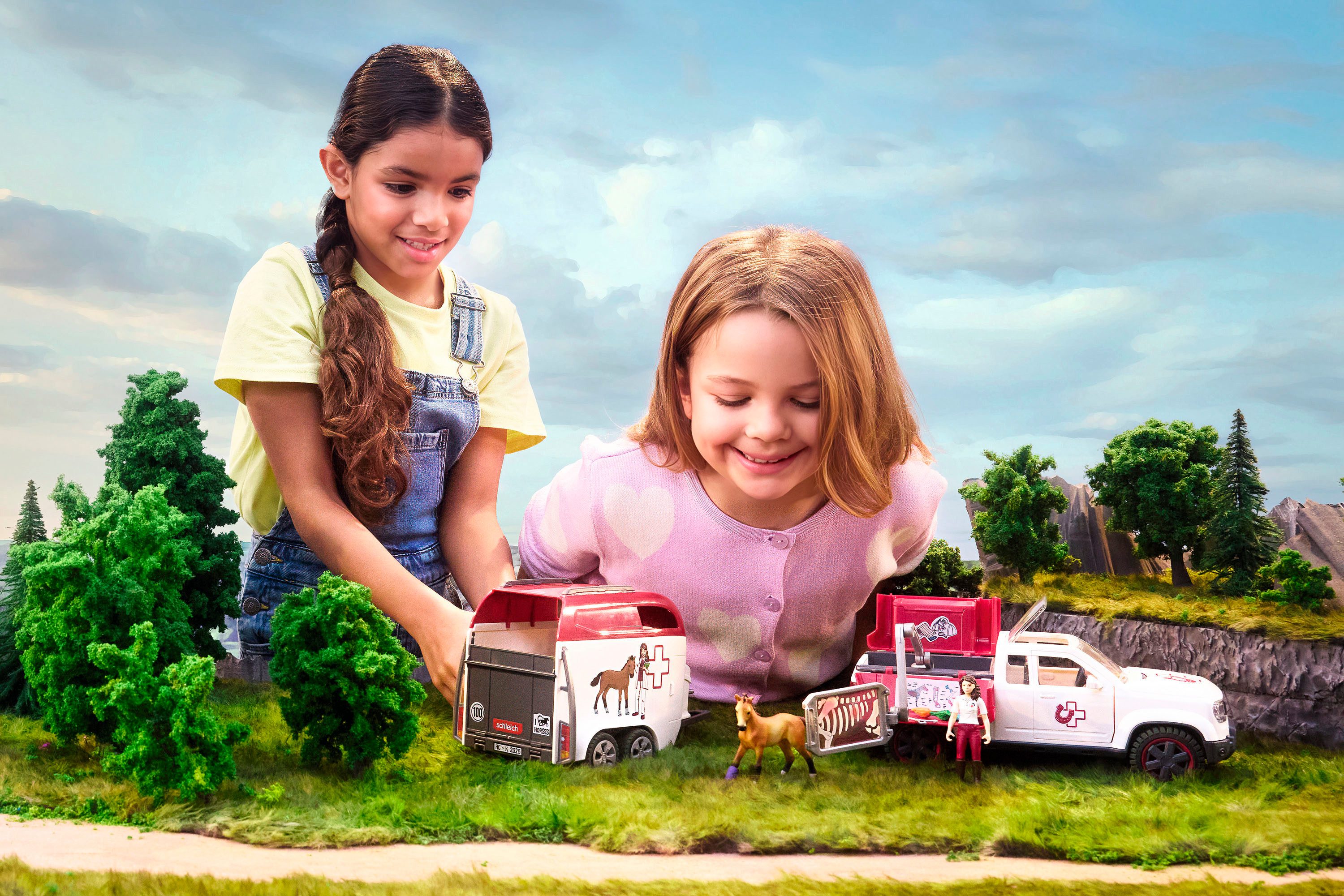 Schleich® Speelgoedauto HORSE CLUB, Mobile Tierärztin mit Anhänger (42704)