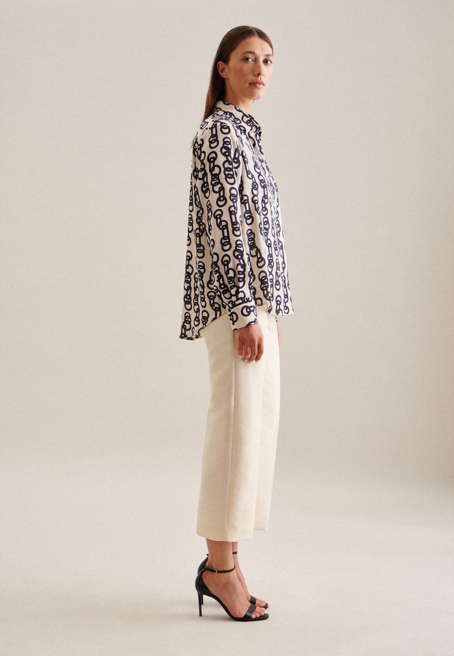 seidensticker Overhemdblouse Zwarte roos Lange mouwen kraag kettingenprint