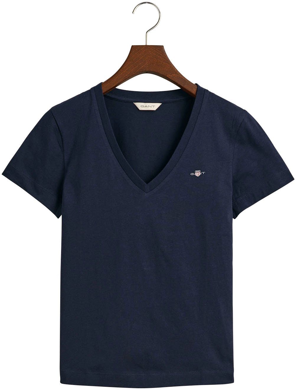 Gant T-shirt REG SHIELD KA V-NECK T-SHIRT met een klein geborduurd logo op de borst