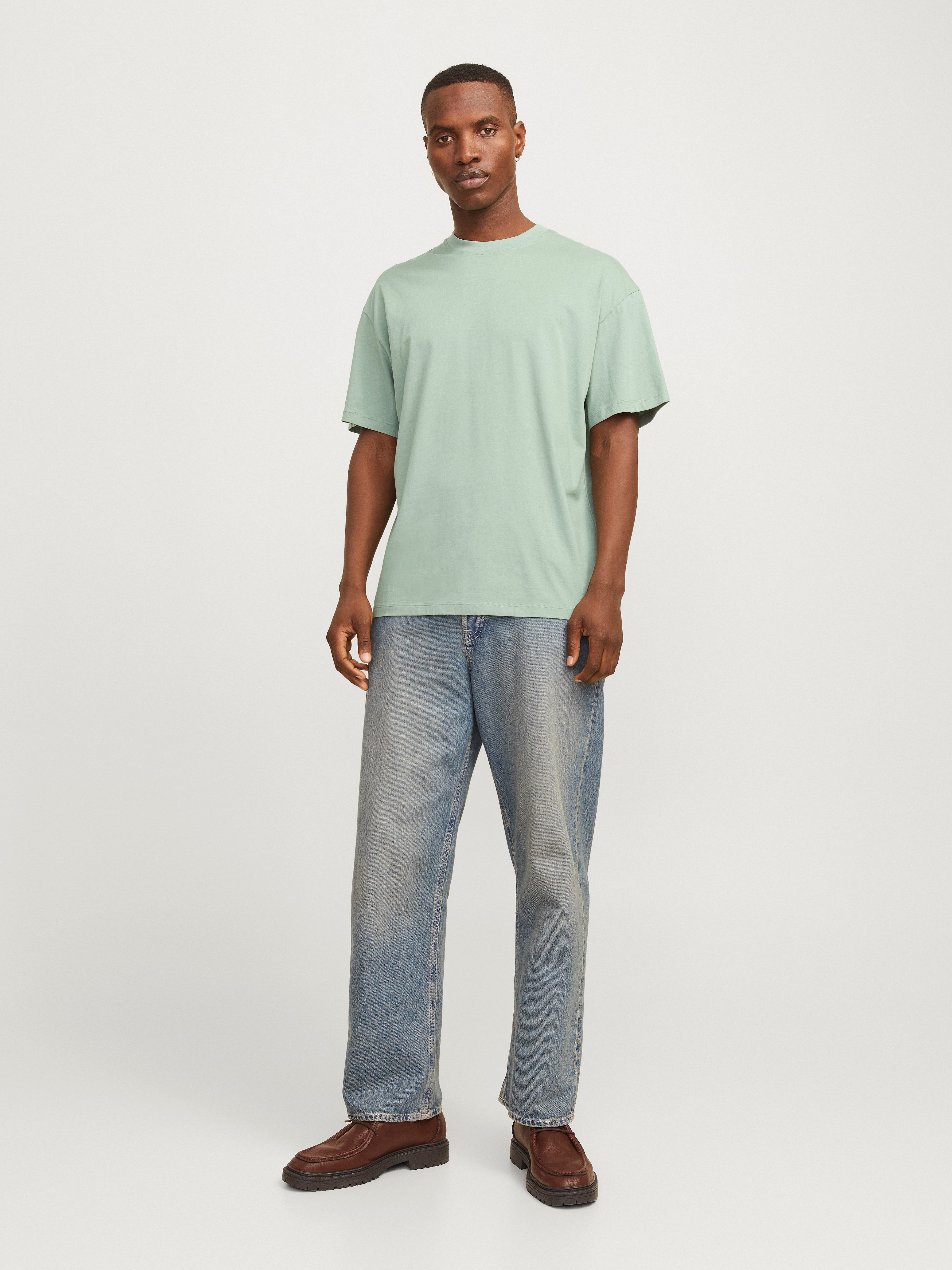 Jack & Jones Oversized shirt JJEBRADLEY TEE SS O-NECK NOOS