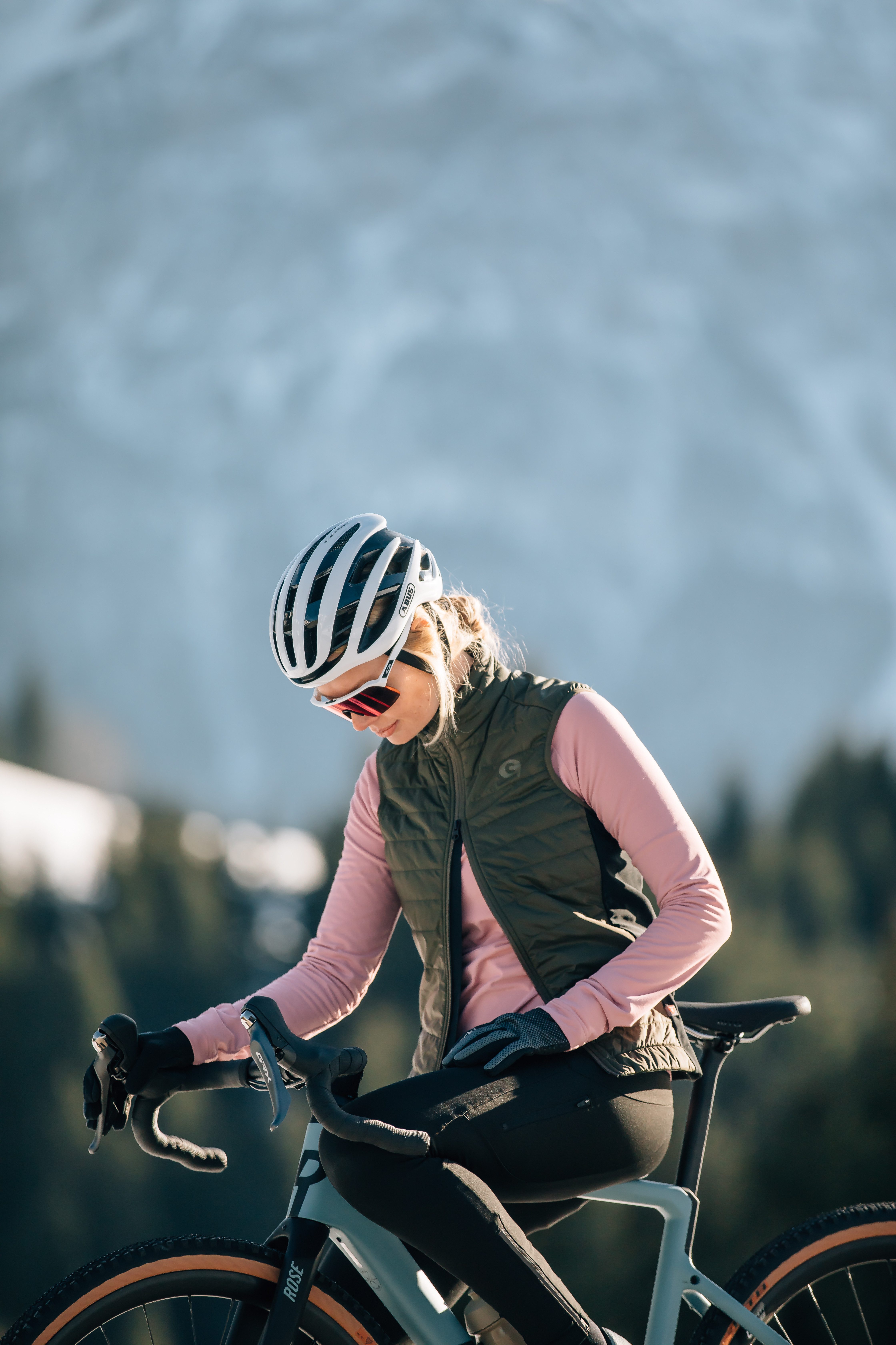 Gonso Functionele bodywarmer Trail Vest Primaloft W gevoerd ademend dames vest hoge warmte-isolatie