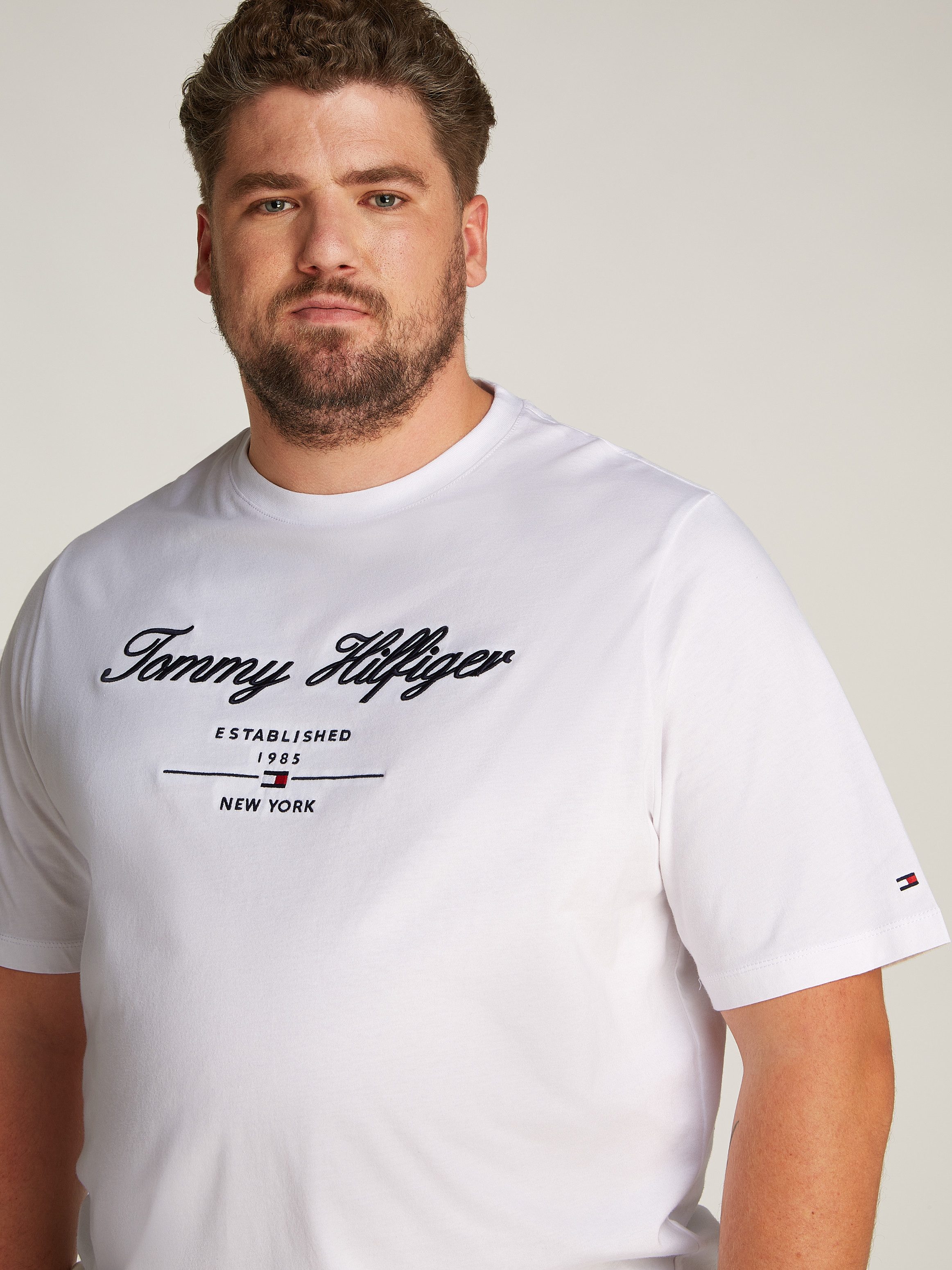 Tommy Hilfiger Shirt met ronde hals BT-SCRIPT LOGO TEE-B in grote maten, logoborduring