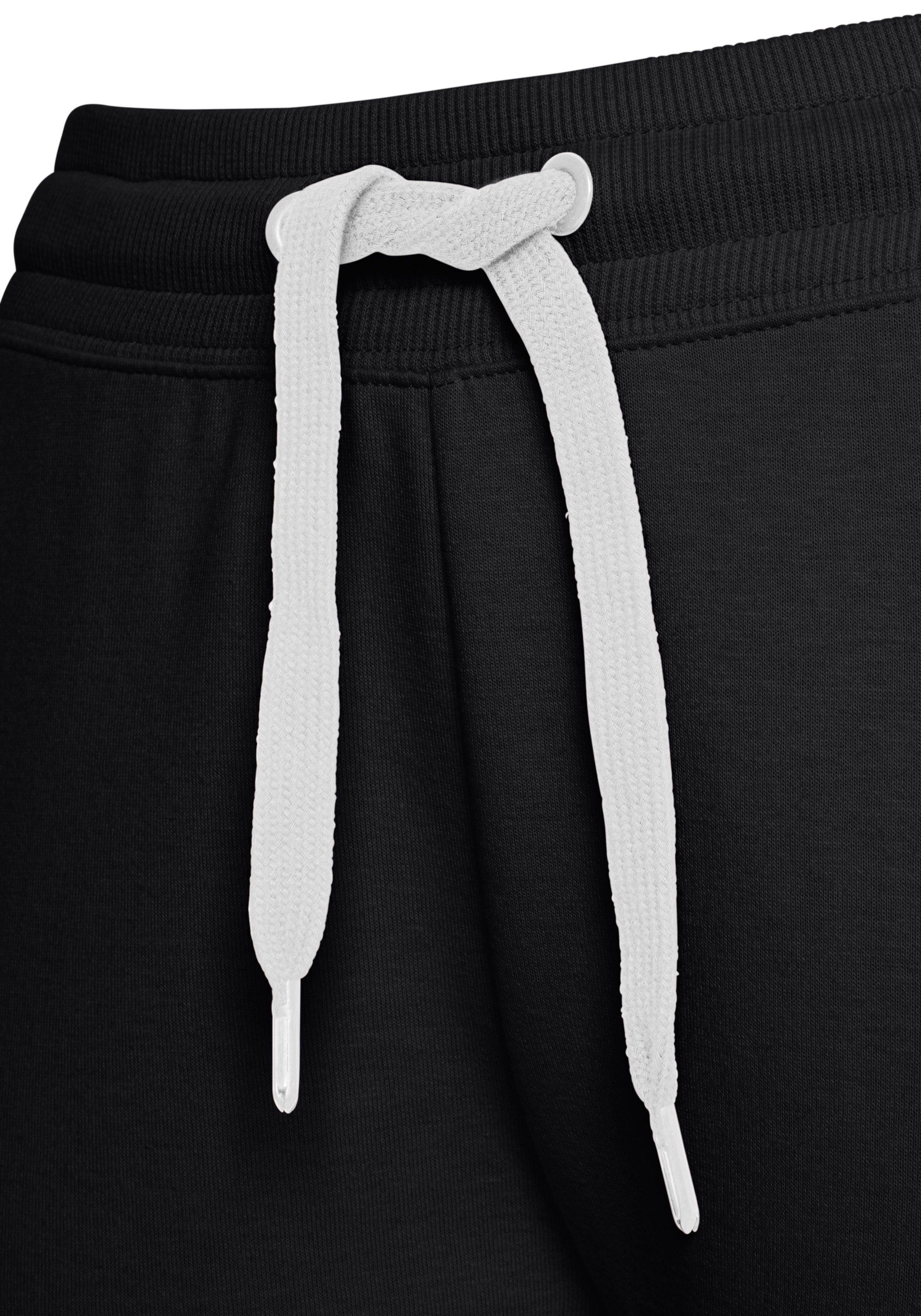 Bench. Loungewear Sweatbroek met strepen opzij en smalle pijpen