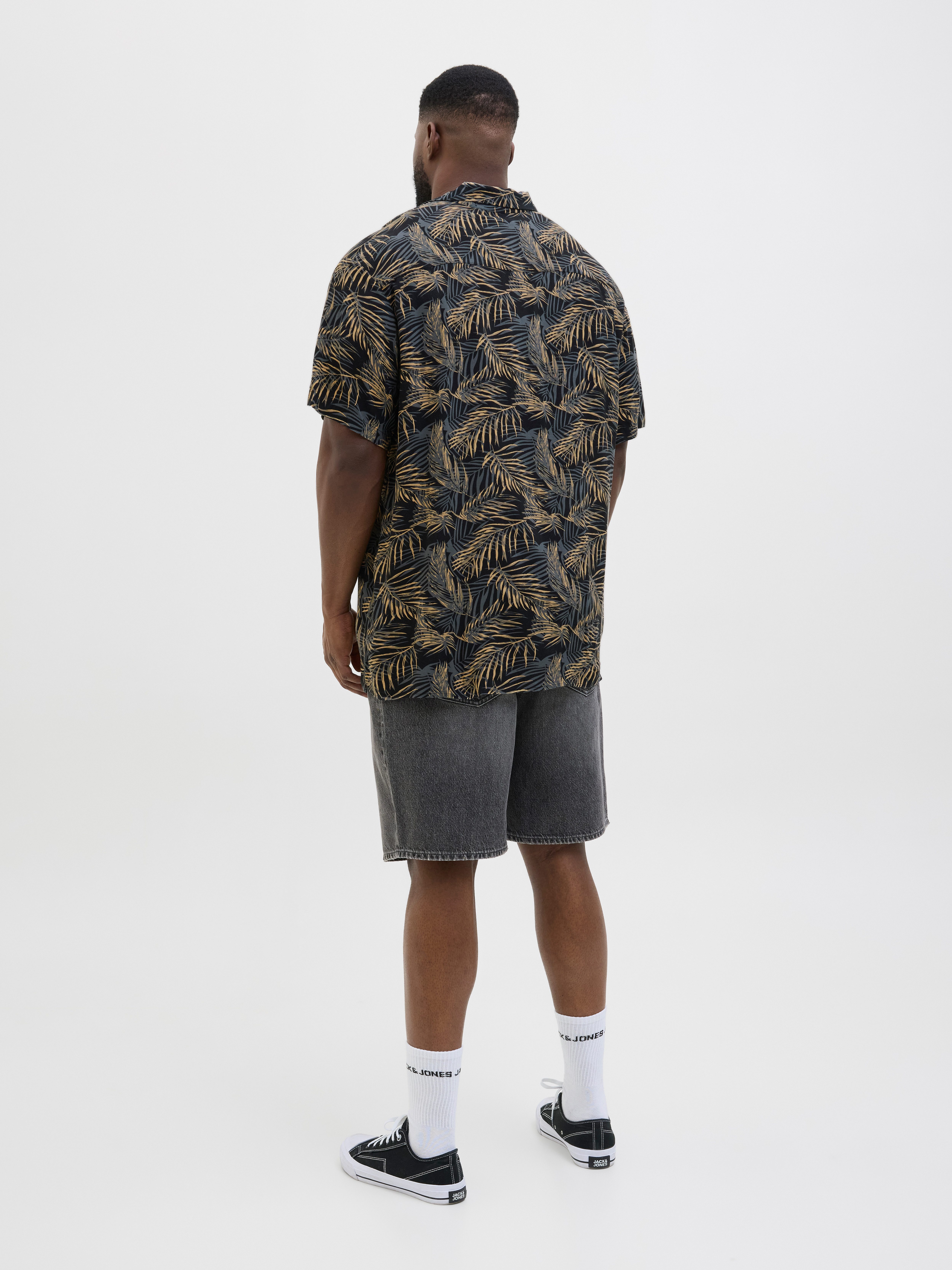 Jack & Jones PlusSize Overhemd met korte mouwen JJEJEFF TROPICAL AOP RESORT SHIRT SN PLS