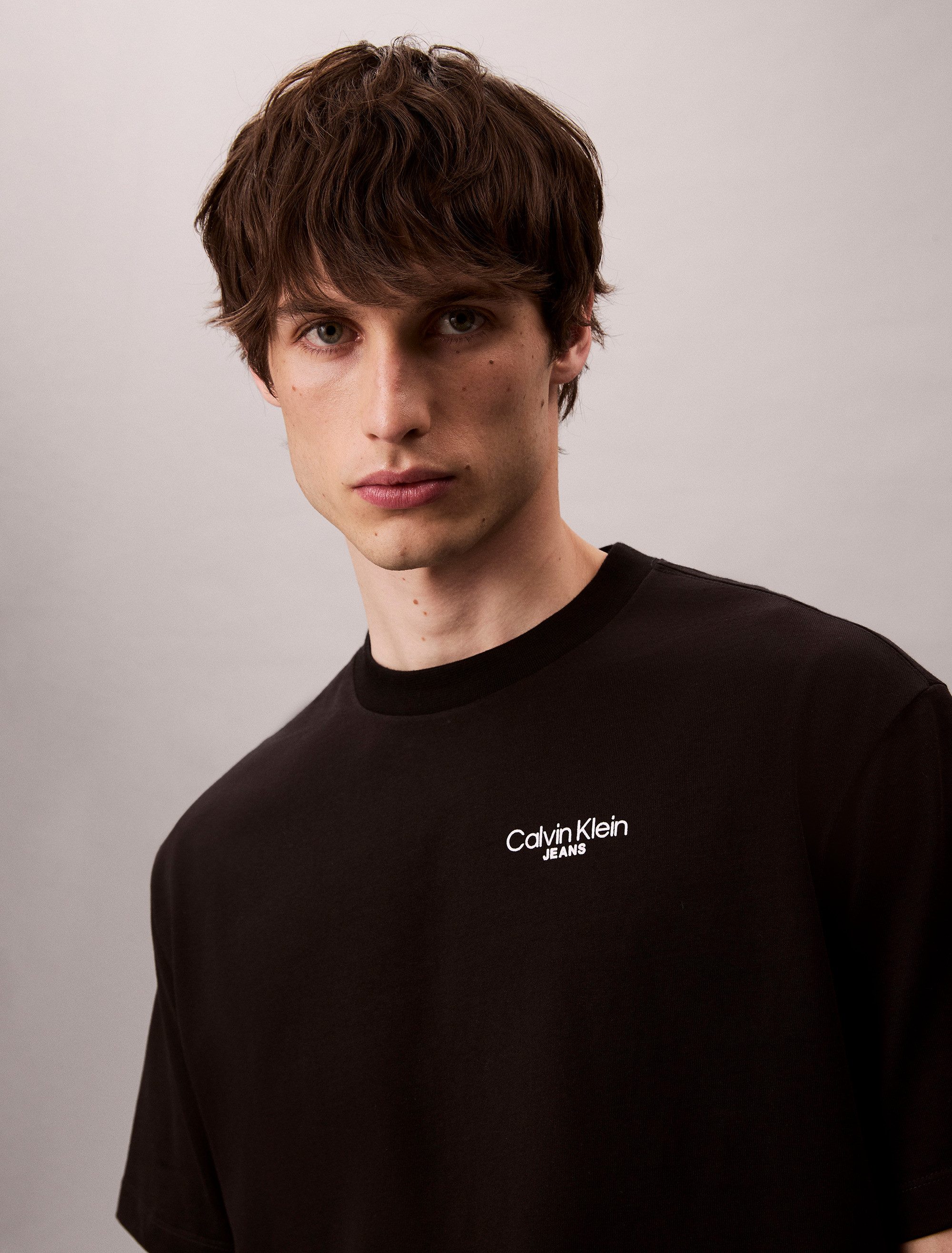 Calvin Klein T-shirt LOGO BACK PRINT T-SHIRT Met ronde hals, regular fit