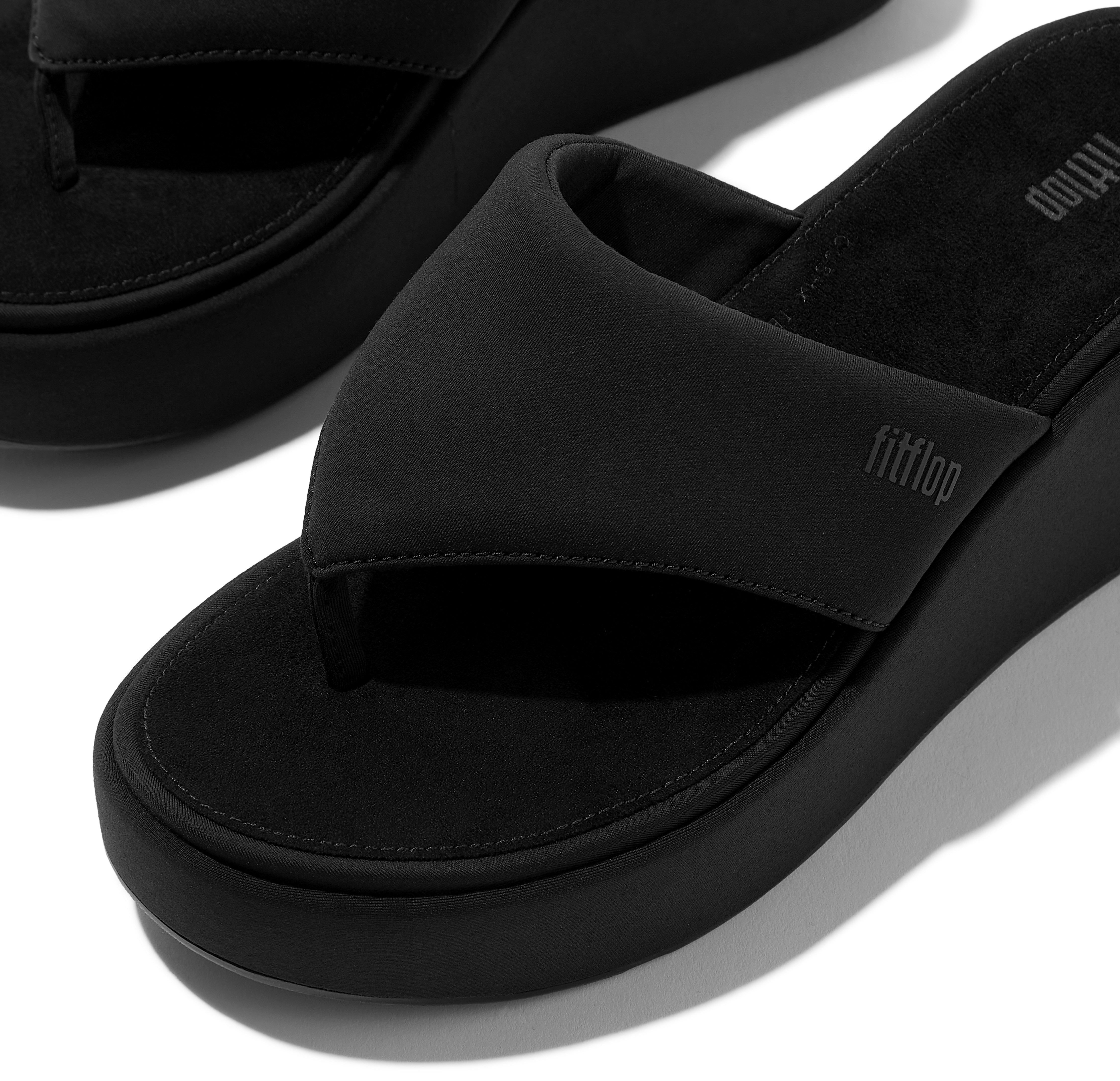 Fitflop Teenslippers PLATFFORMS WEDGE , sleehaksandaal, plateau schoen met gewatteerde bandage