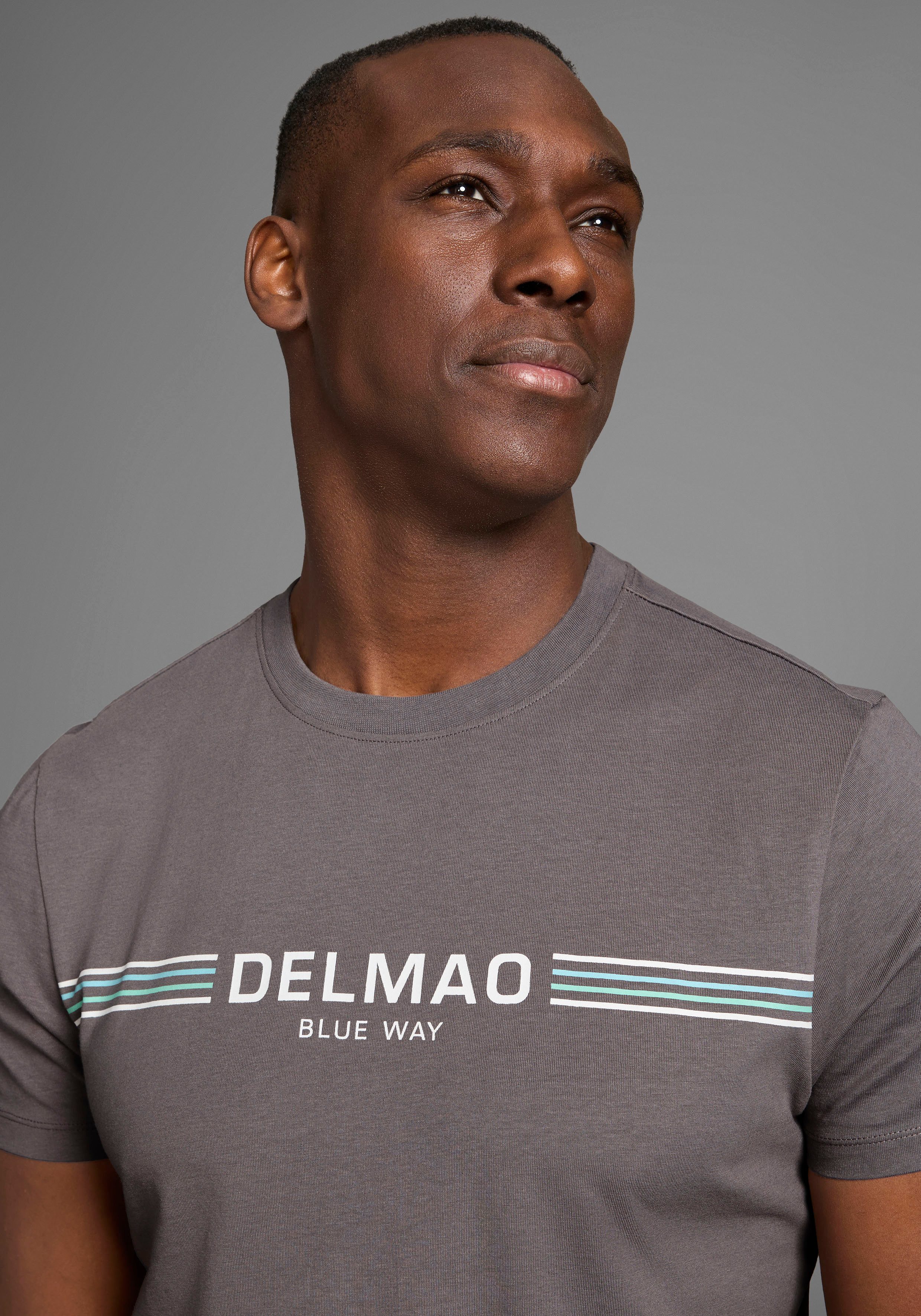 DELMAO T-shirt met sportief-maritieme merkopdruk
