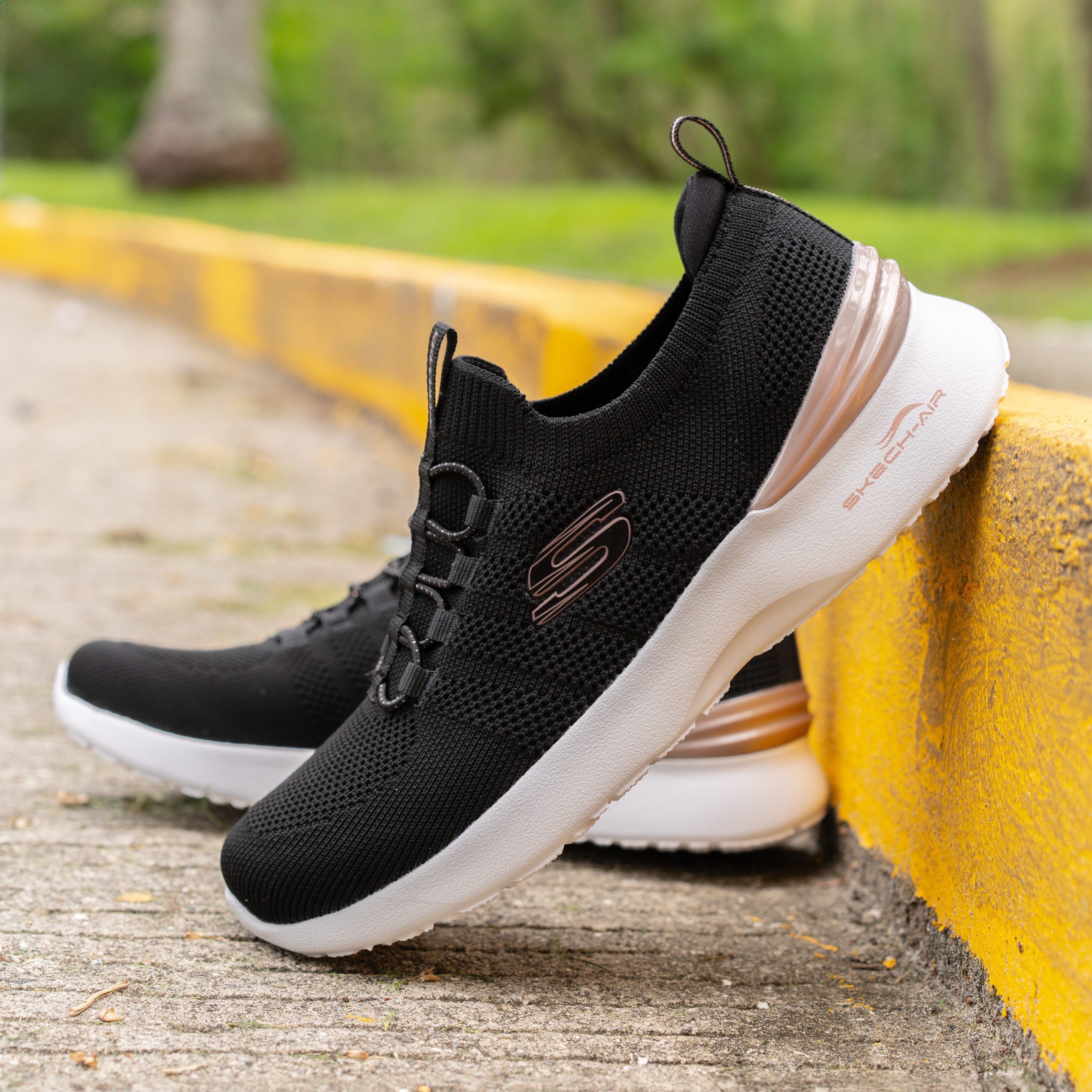 Skechers Slip-on sneakers SKECH-AIR DYNAMIGHT - Instapschoen, slipper, vrijetijdsschoen met elastiek