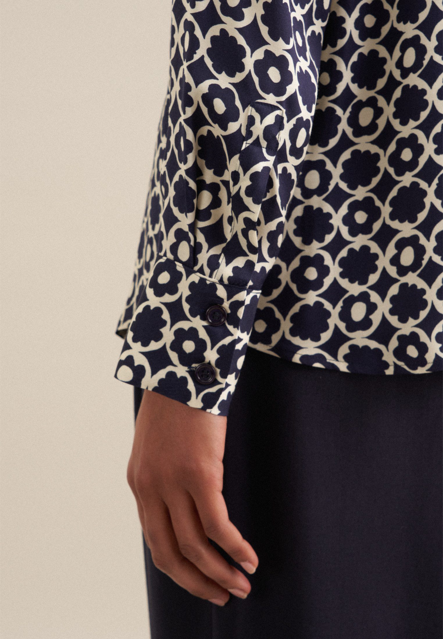 seidensticker Overhemdblouse Zwarte roos Lange mouwen kraag print