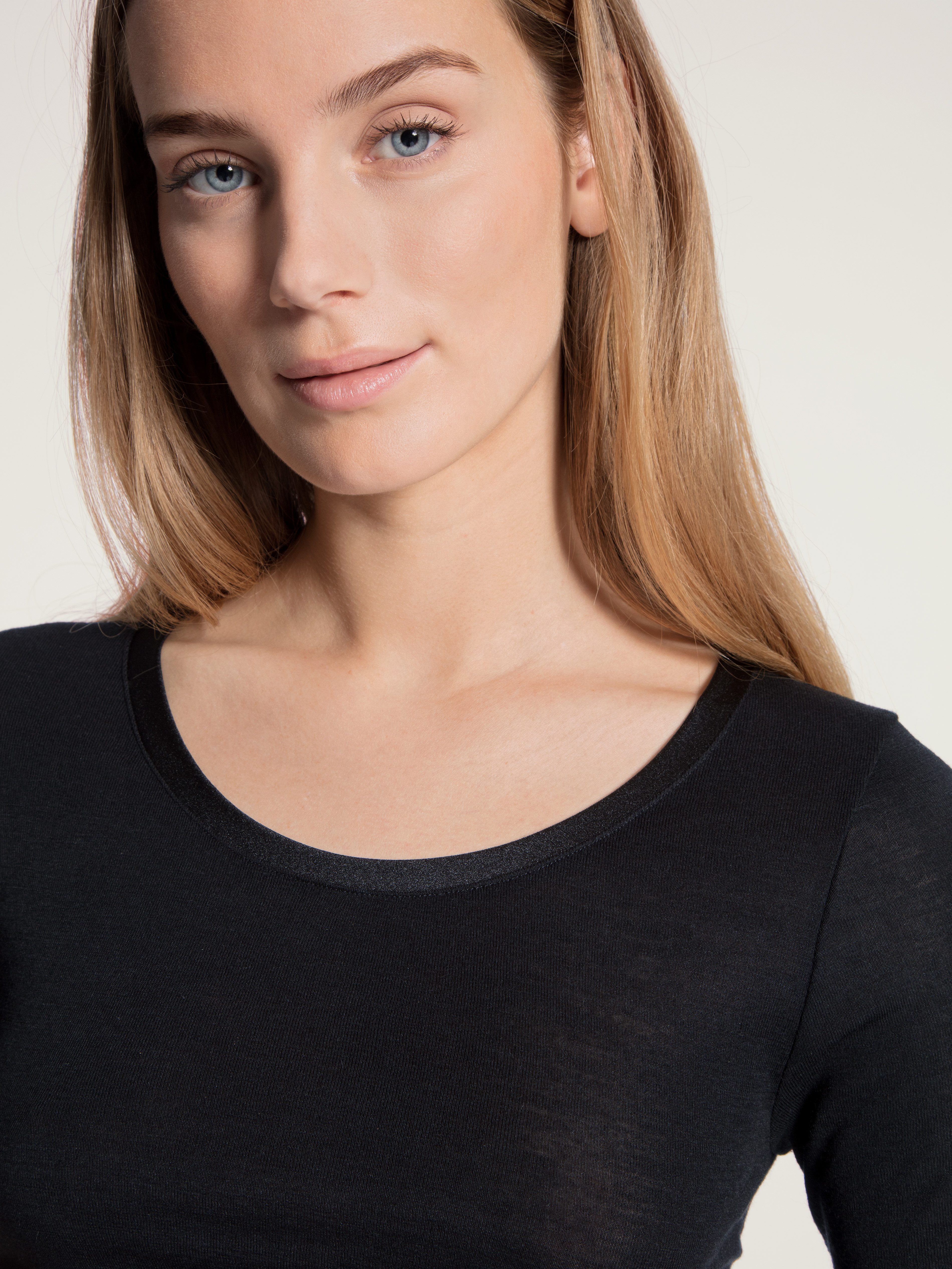 CALIDA Shirt met korte mouwen True Confidence met satijnen bies bij de ronde hals