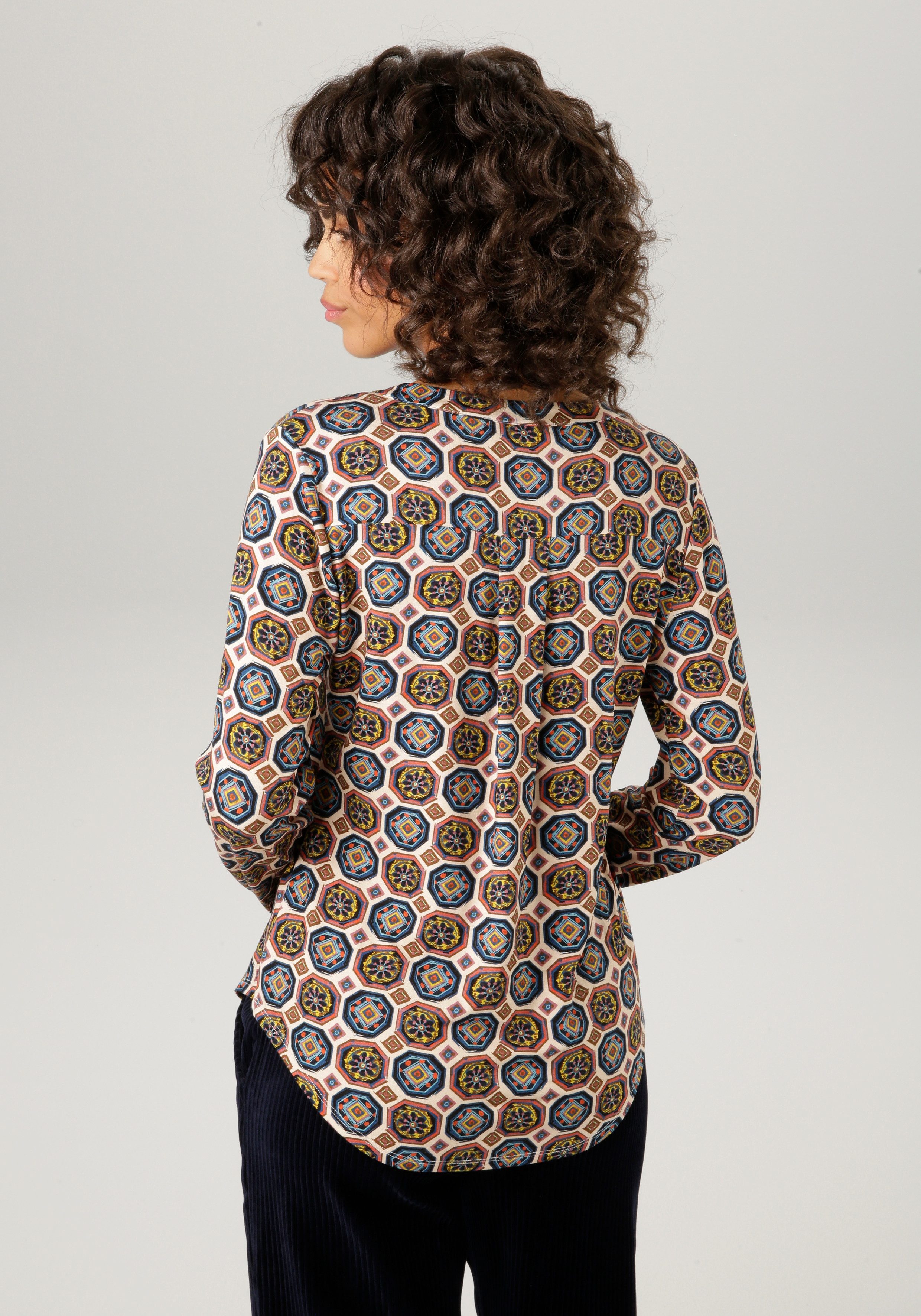 Aniston CASUAL Blouse zonder sluiting met kleurharmonieuze retro-print