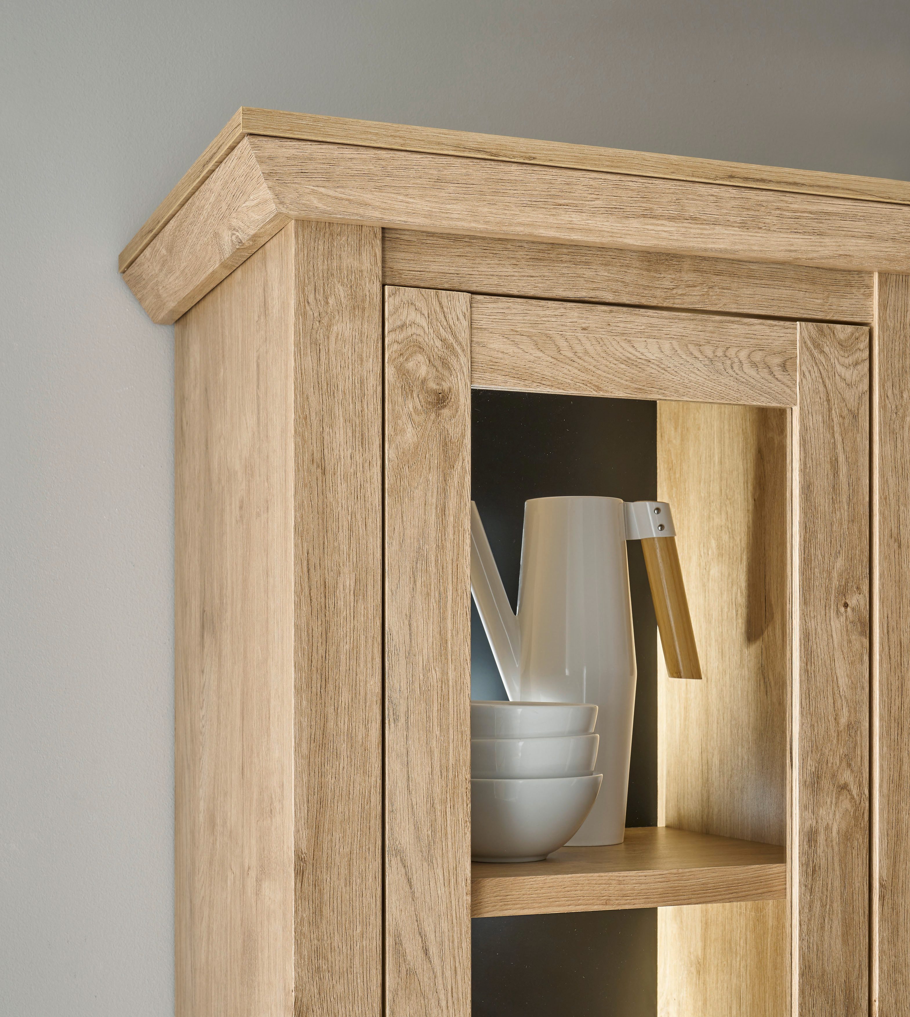 Home affaire Vitrinekast Cornwall, hoge kast in landelijke stijl, glasvitrine, eiken decor Metalen handgrepen, 147 cm breed, veel opbergruimte, in twee maten beschikbaar (1 stuk)
