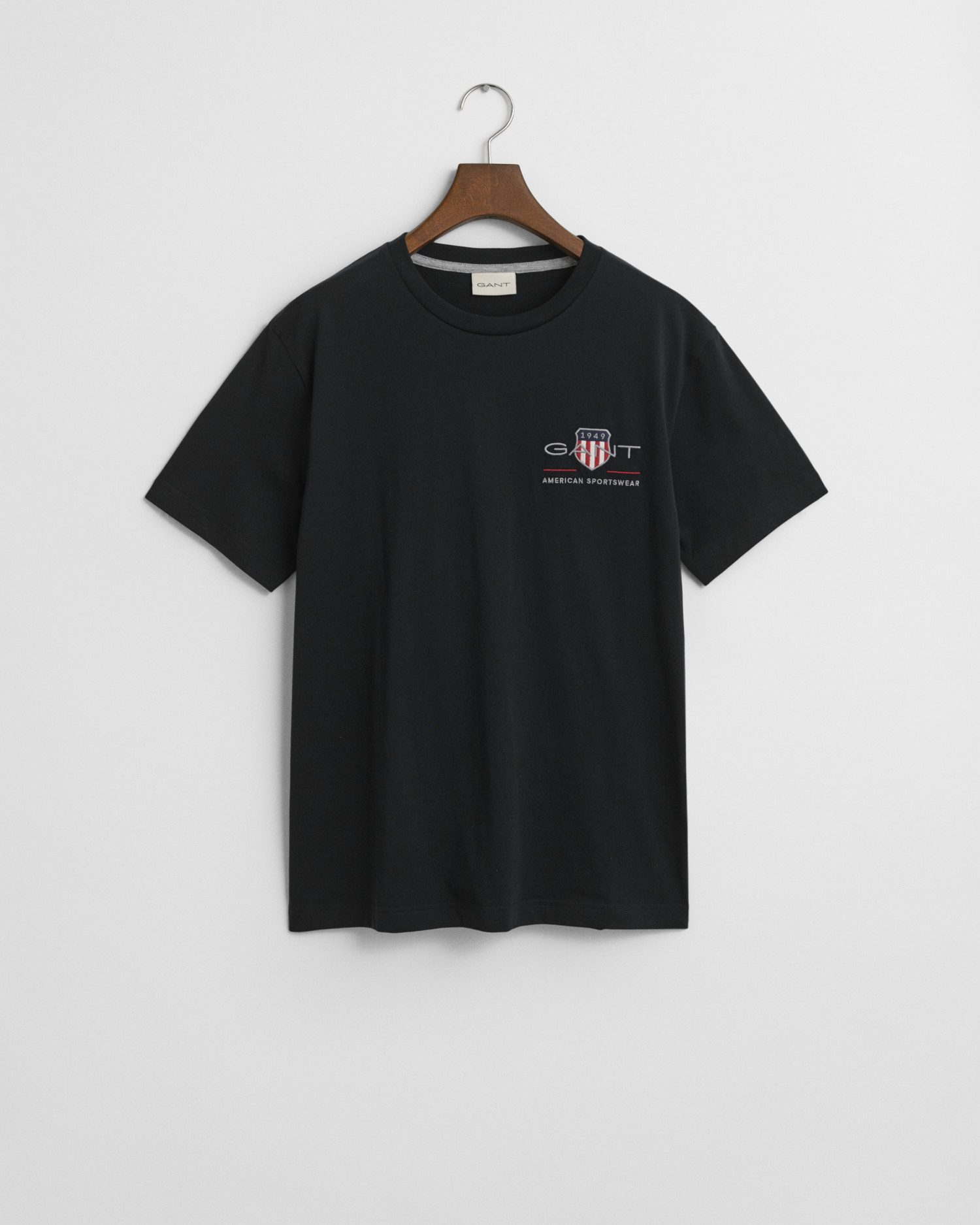 Gant T-shirt REG ARCHIVE SHIELD EMB SS T-SHIRT geïnspireerd door het archief uit de jaren '80