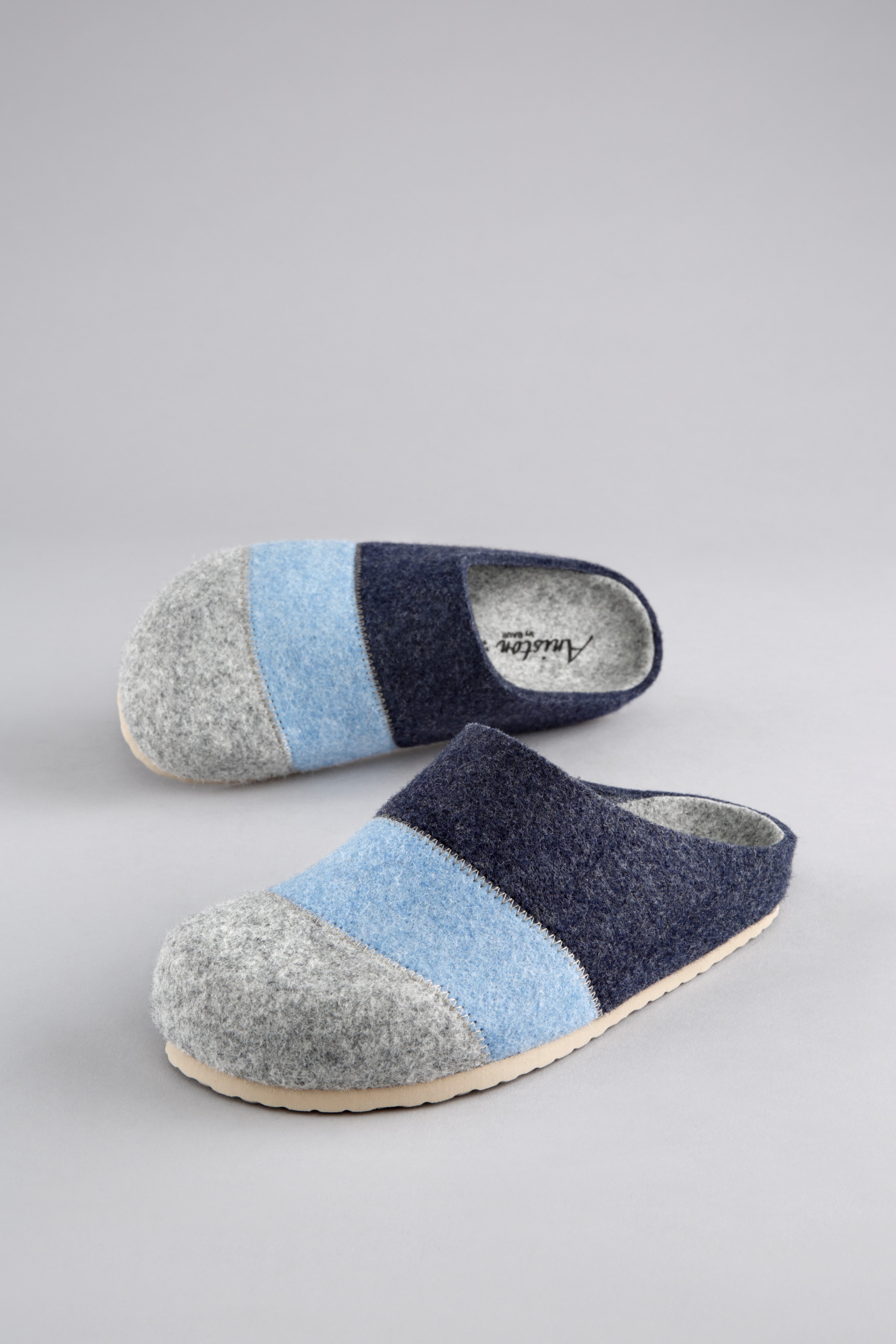 Aniston SHOES Clogs Panal pantoffel, homeslipper in patchwork-uitstraling