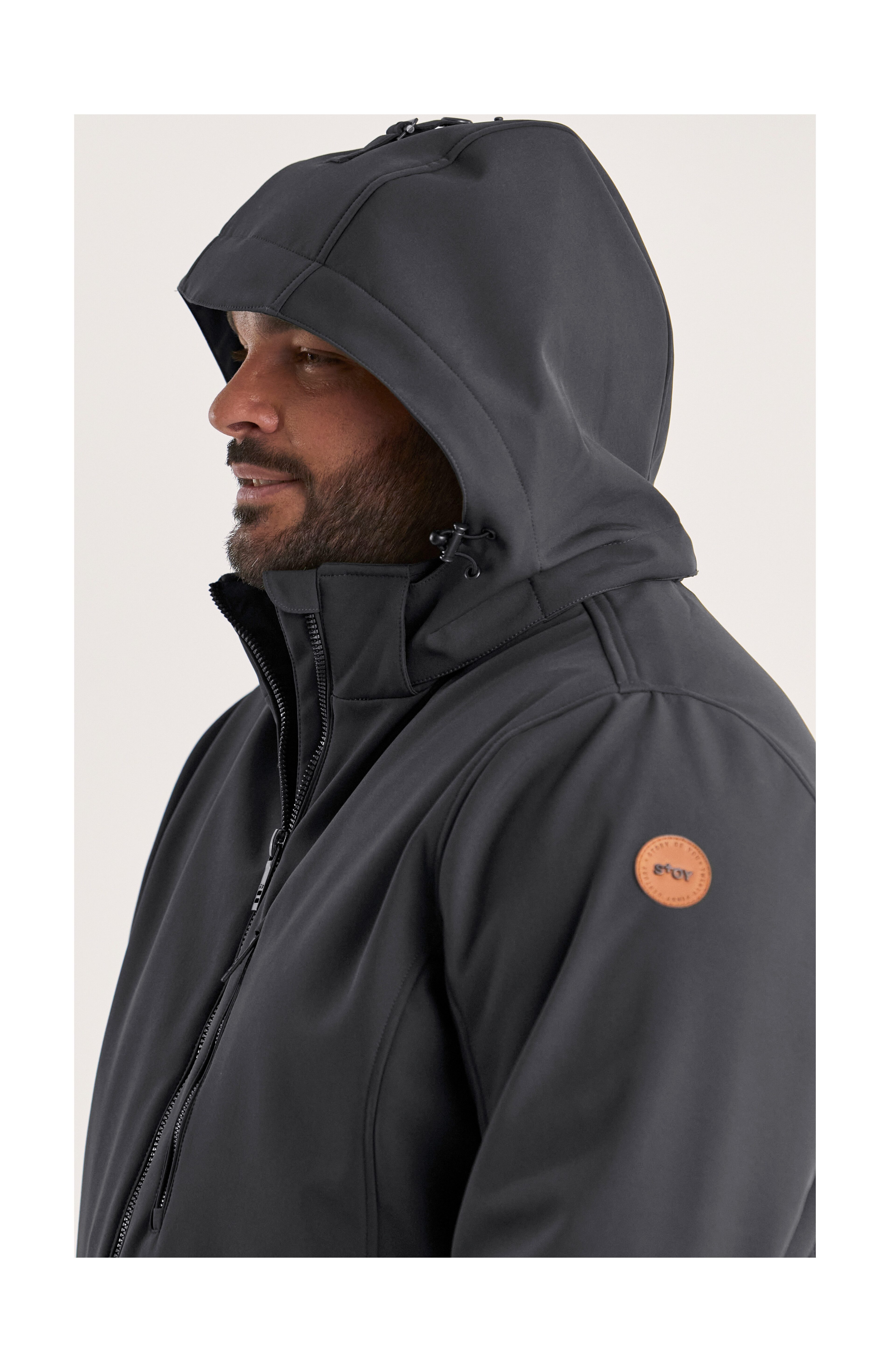 STOY Softshell-jack STW 17 MN SFTSHLL JCKT Waterafstotende, ademende softshelljas met afneembare capuchon