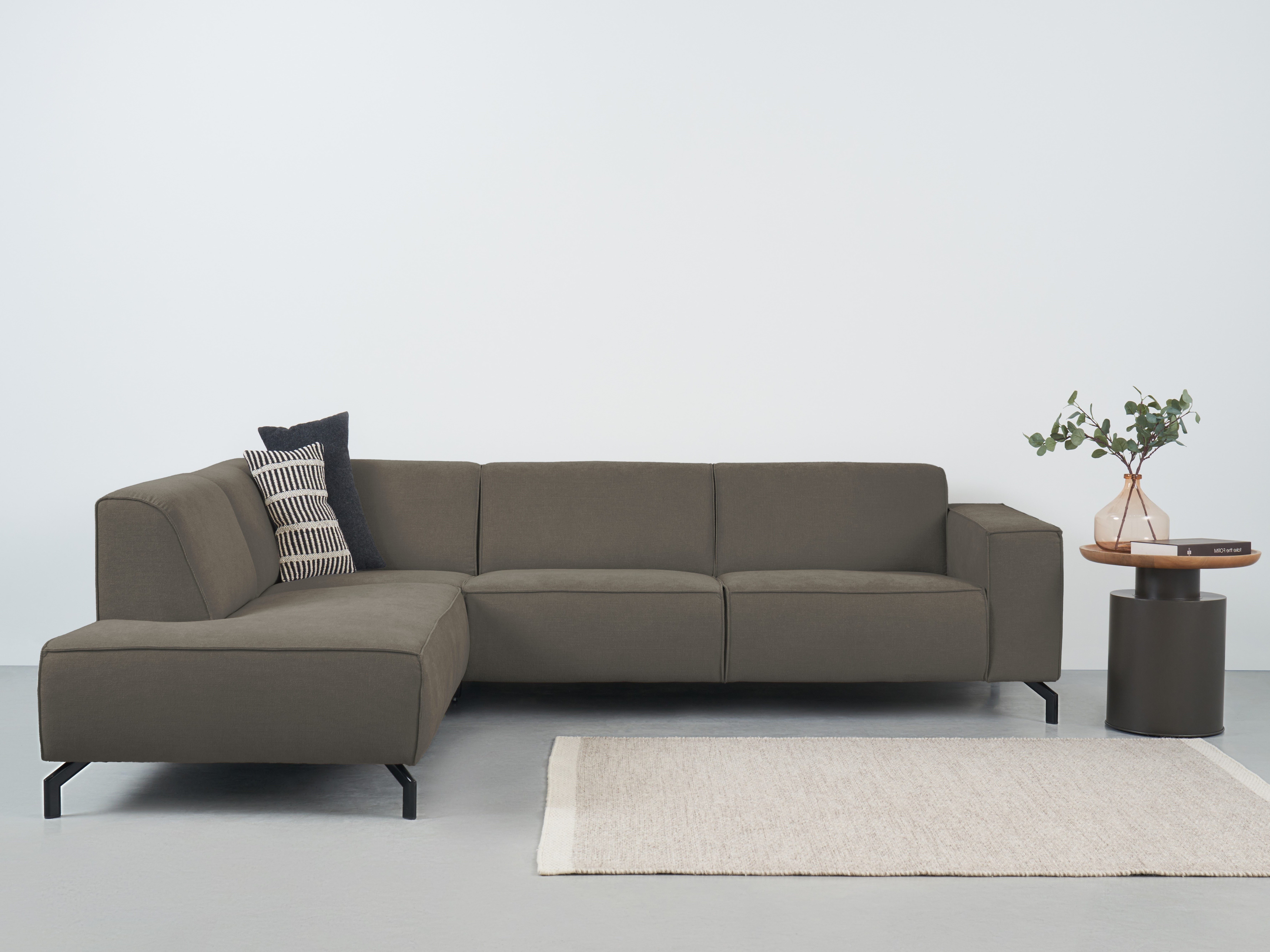 Places of Style Hoekbank Lorcan, breedte 275 cm, zacht zitgevoel met zwarte metalen poten, lederlook en zachte structuurstof