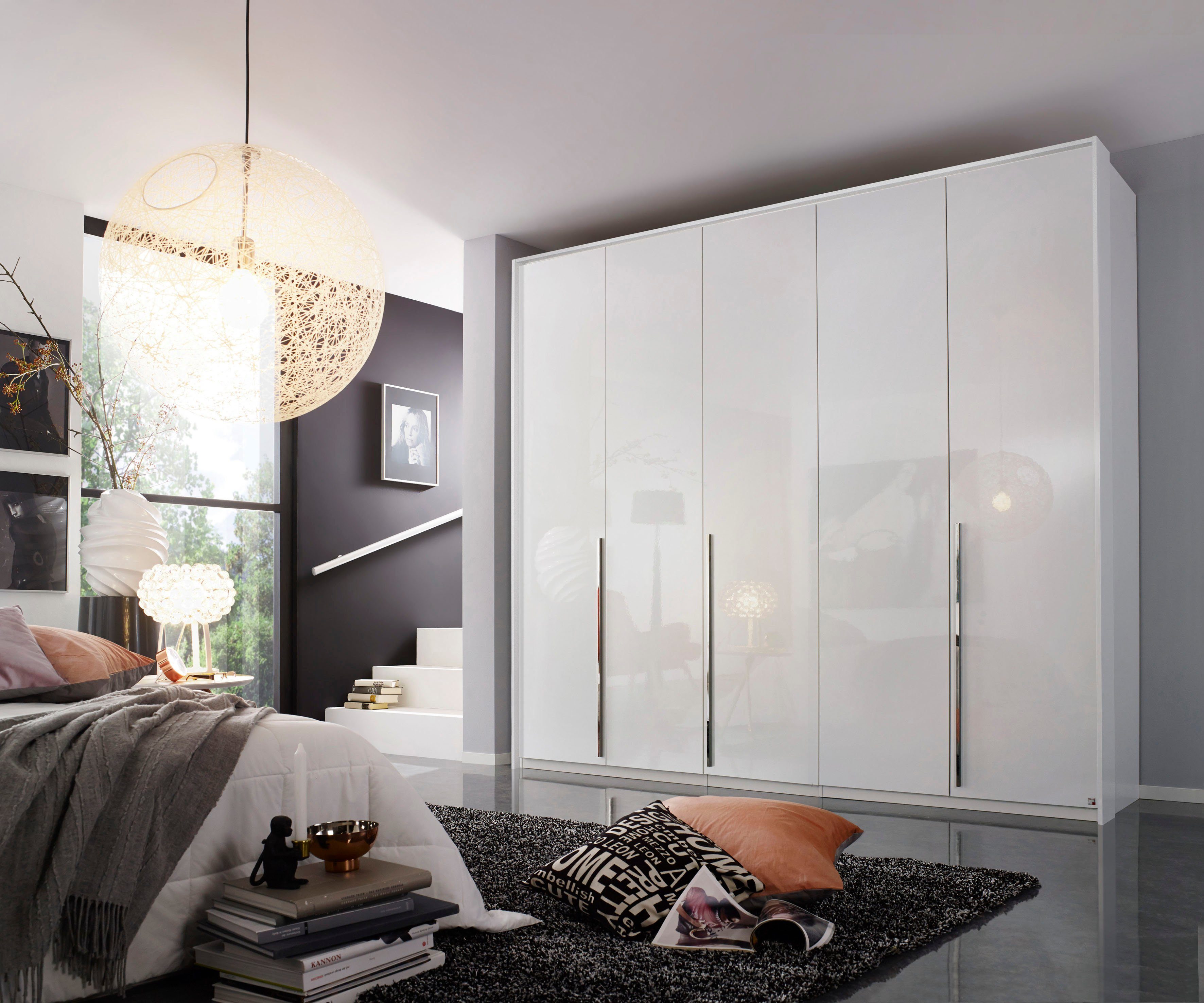 rauch Draaideurkast Montclar Passe-partout optioneel met verlichting, incl. vele accessoires