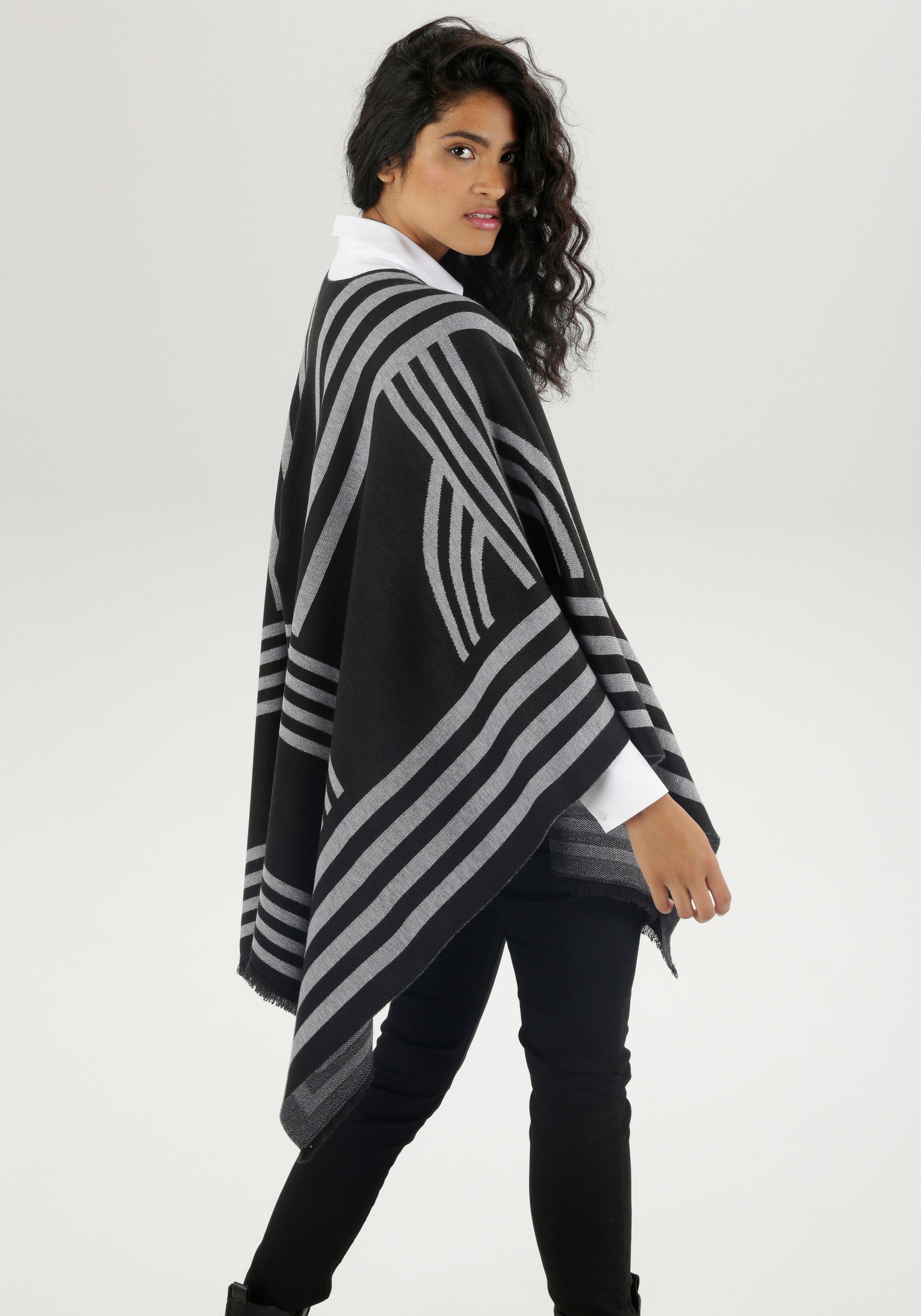 Aniston SELECTED Gebreide poncho cape met franjes