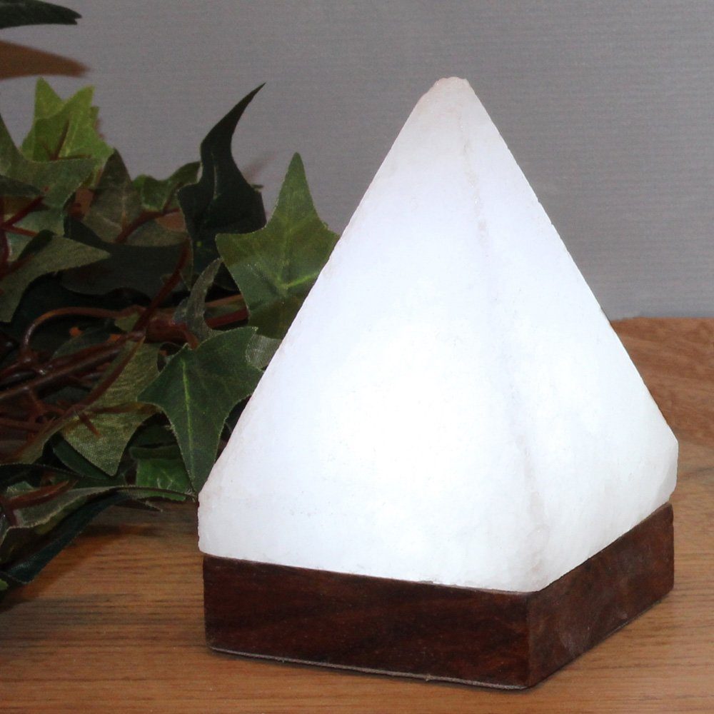 HIMALAYA SALT DREAMS Zoutkristal-tafellamp USB-piramide Met de hand gemaakt van zoutkristal - iedere steen uniek, H: ca.11 cm (1 stuk)