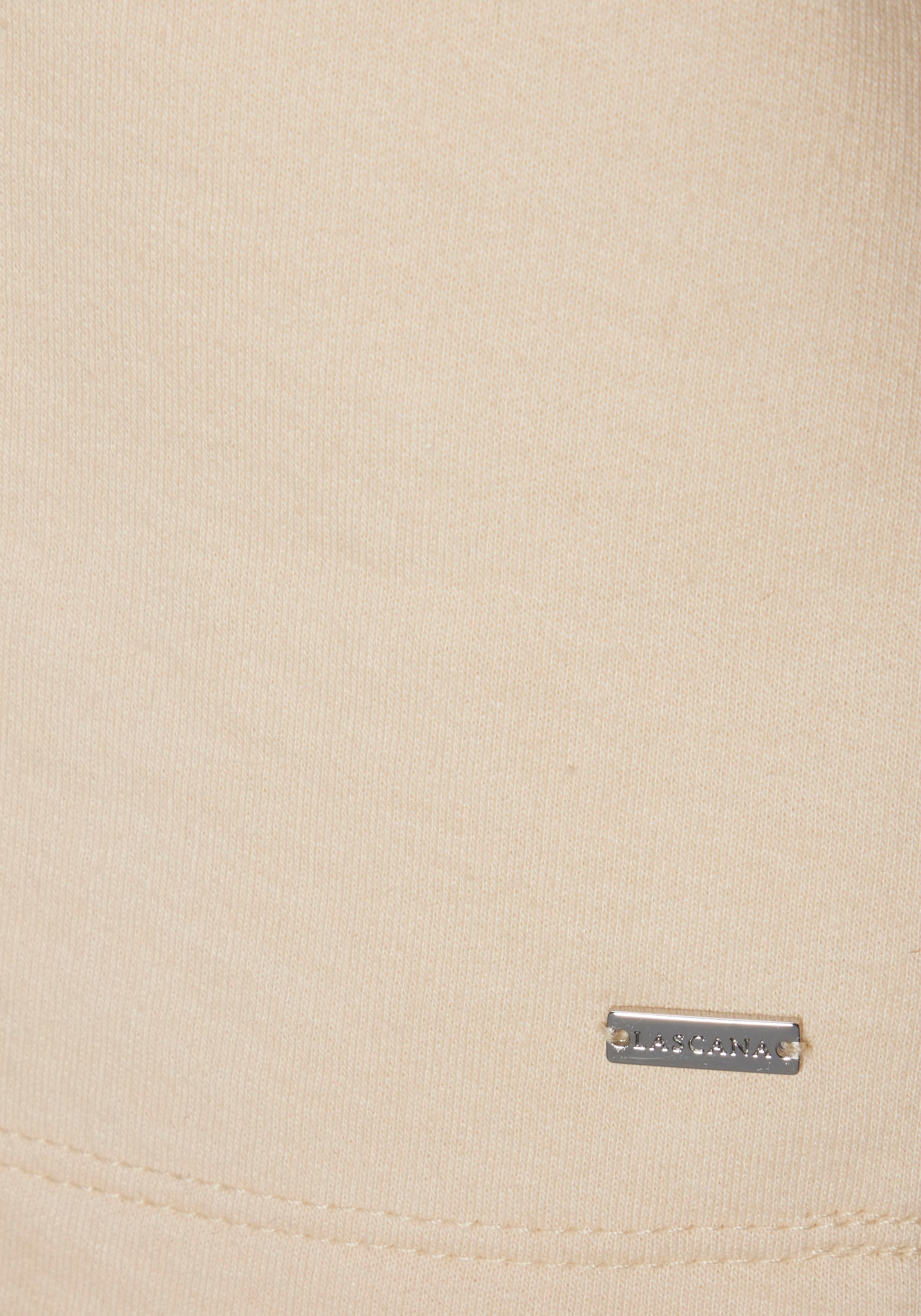 Lascana Hoodie met subtiele frontprint, loungepak