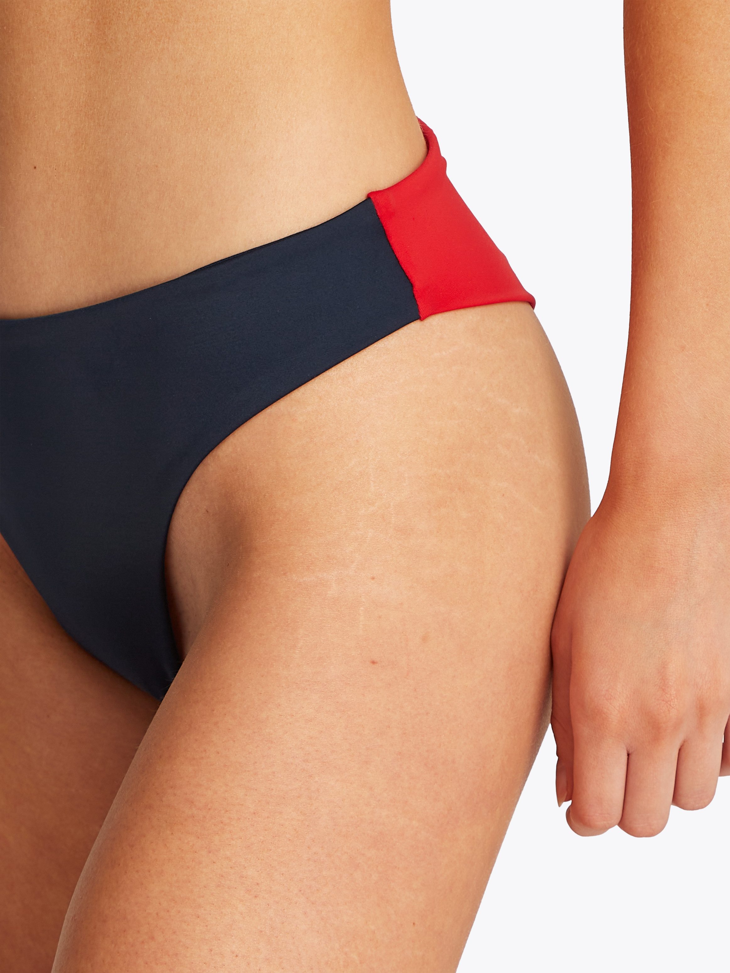 Tommy Hilfiger Swimwear Bikinibroekje BRAZILIAN in modern colorblock-ontwerp