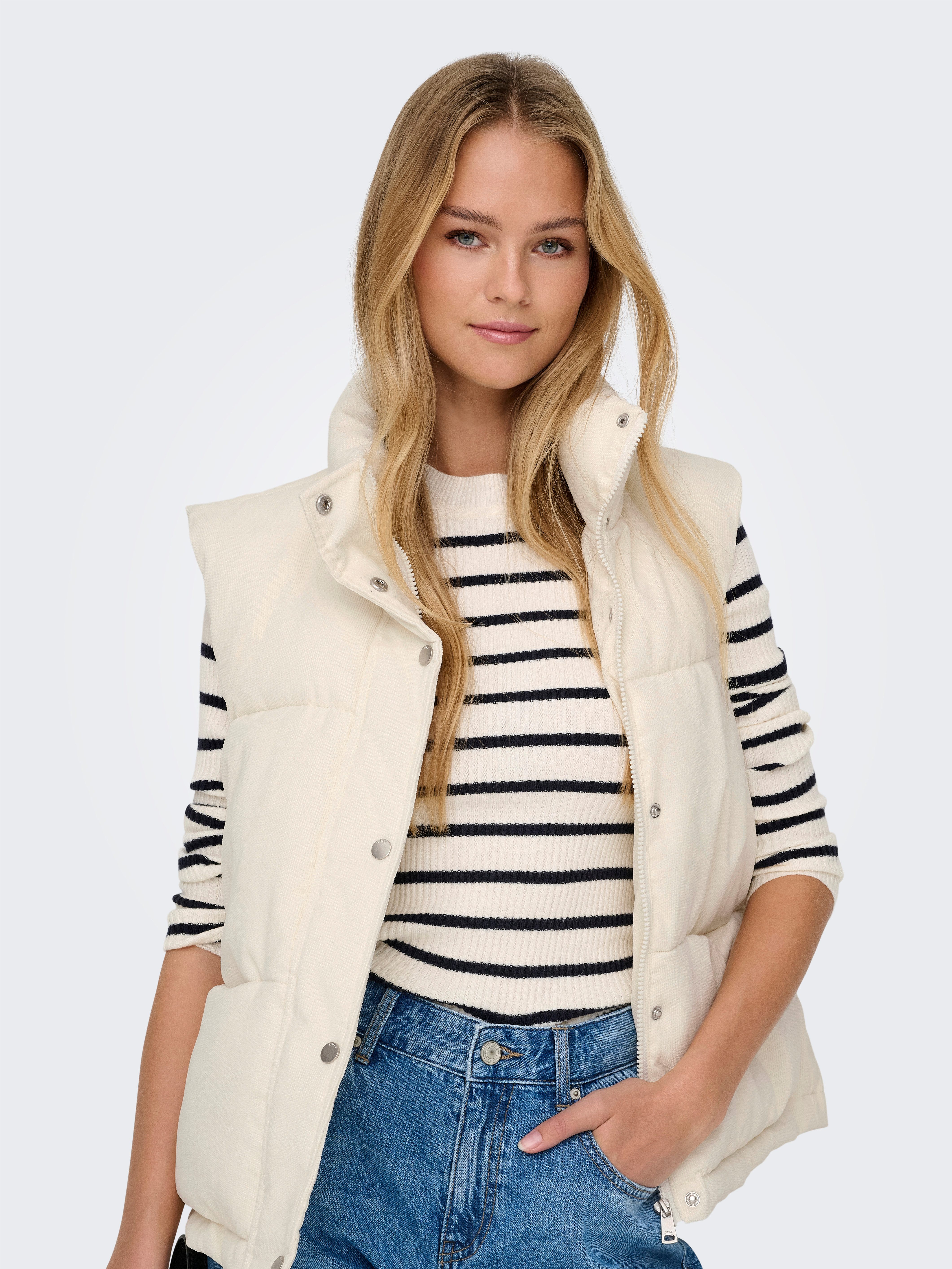 Only Bodywarmer ONLNEWDOLLY CORDUROY WAISTCOAT CS OTW