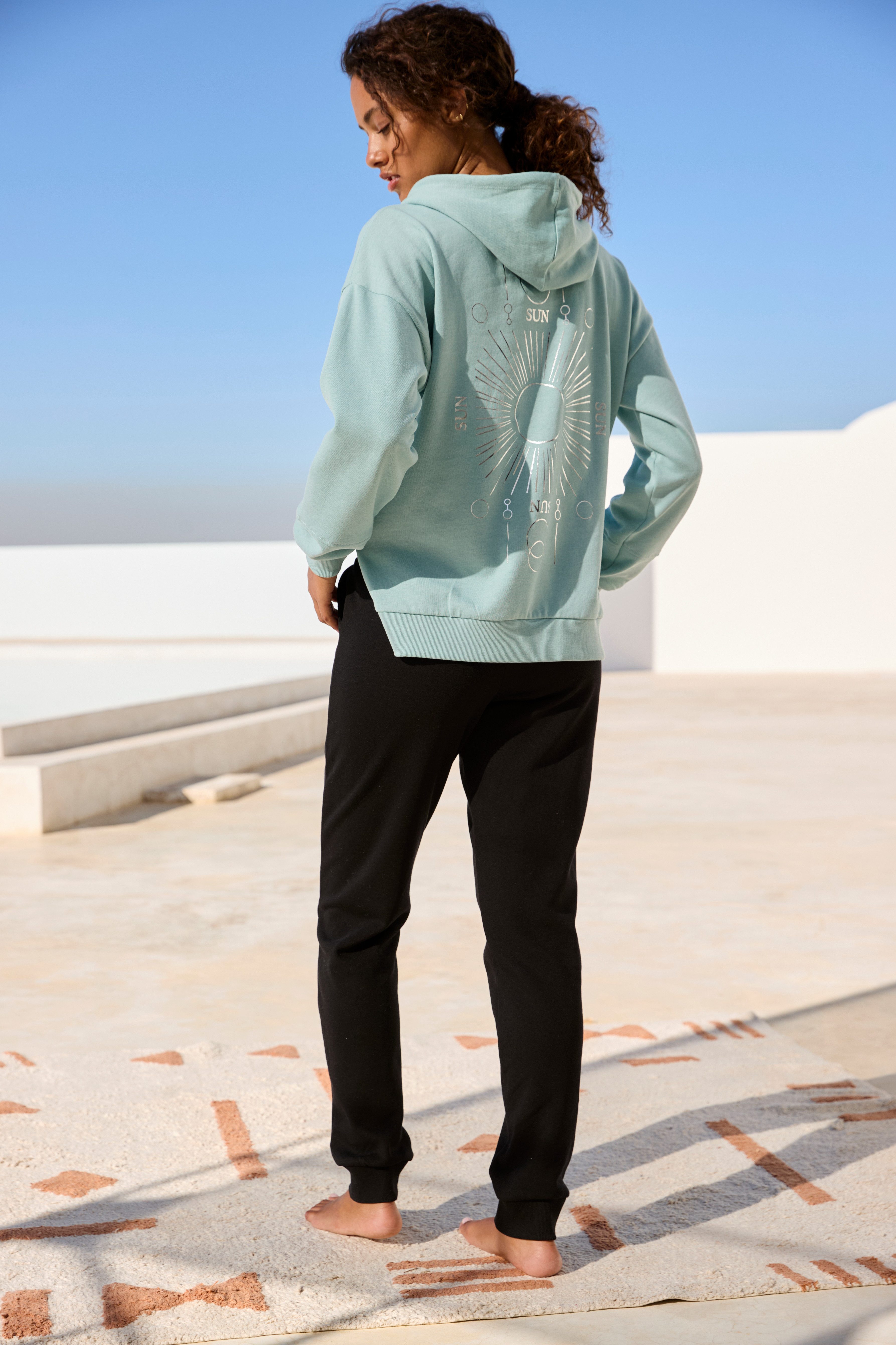 Buffalo Hoodie Capuchon sweatshirt met grote rugprint - met glanseffect, loungewear