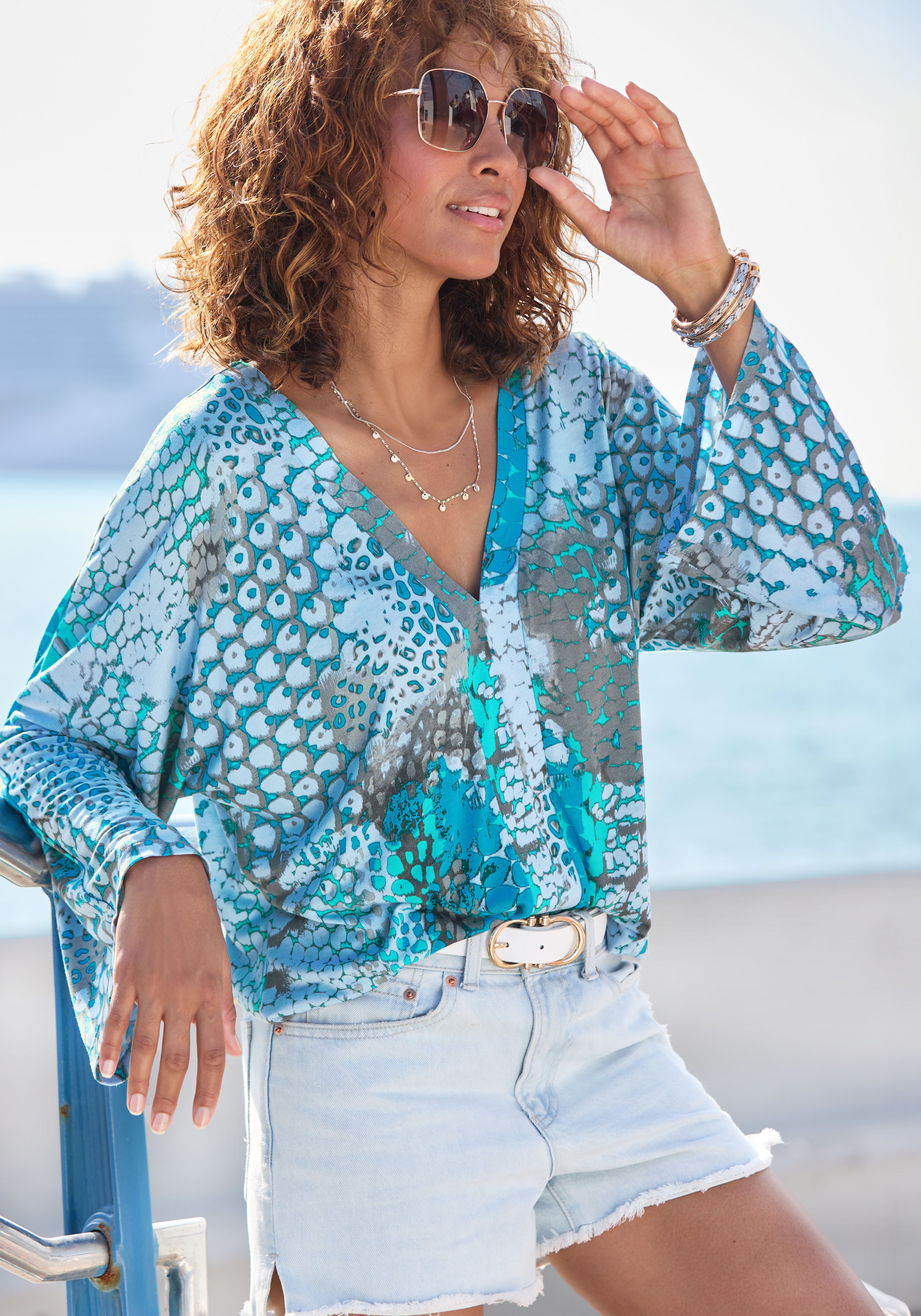Buffalo Shirt met vleermuismouwen met animalprint, losse blouse met v-hals, blouseshirt