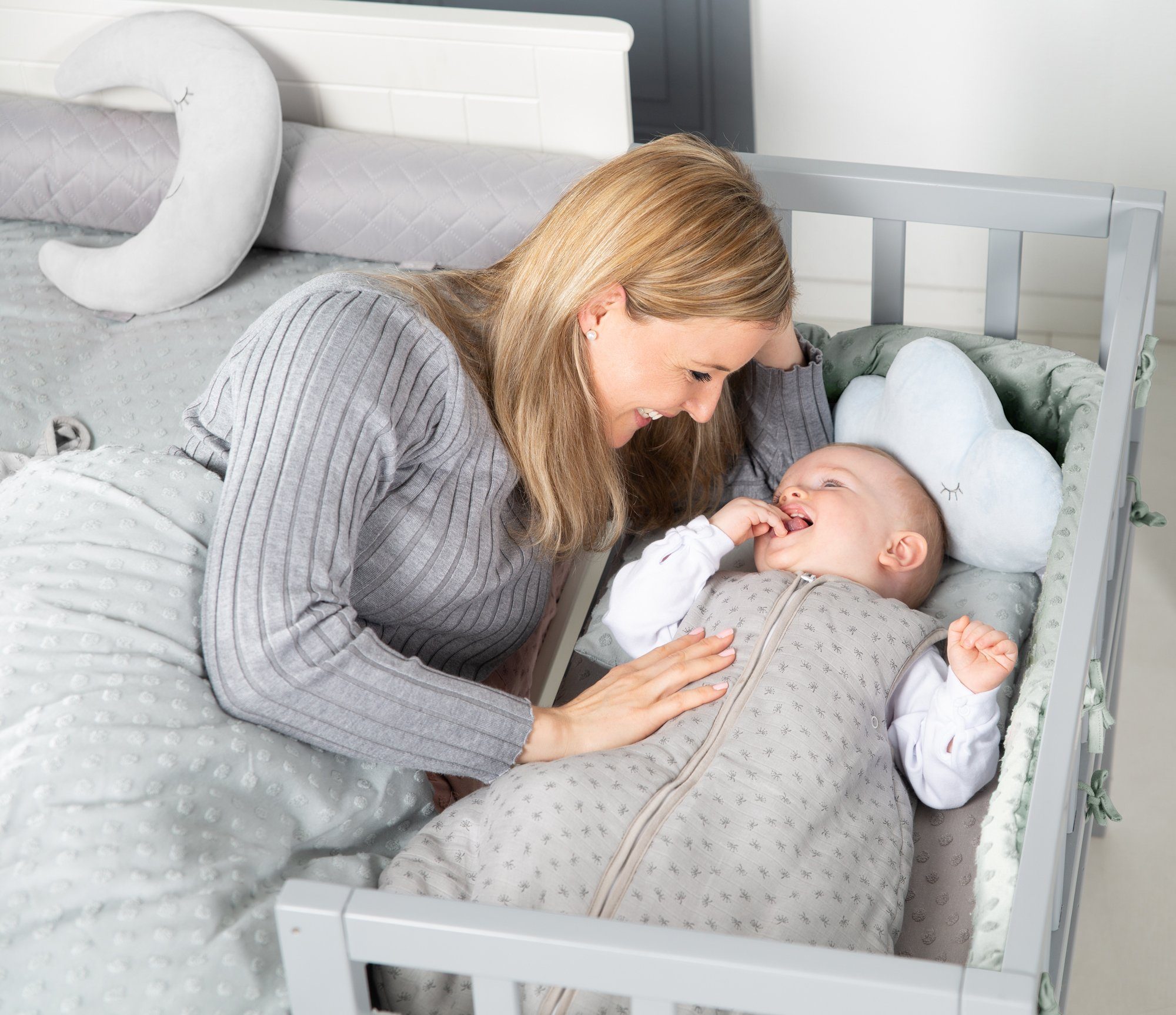 Roba® Babynestje Lil Planet, frosty green GOTS made with organic materials, gecertificeerd door BCS 36081