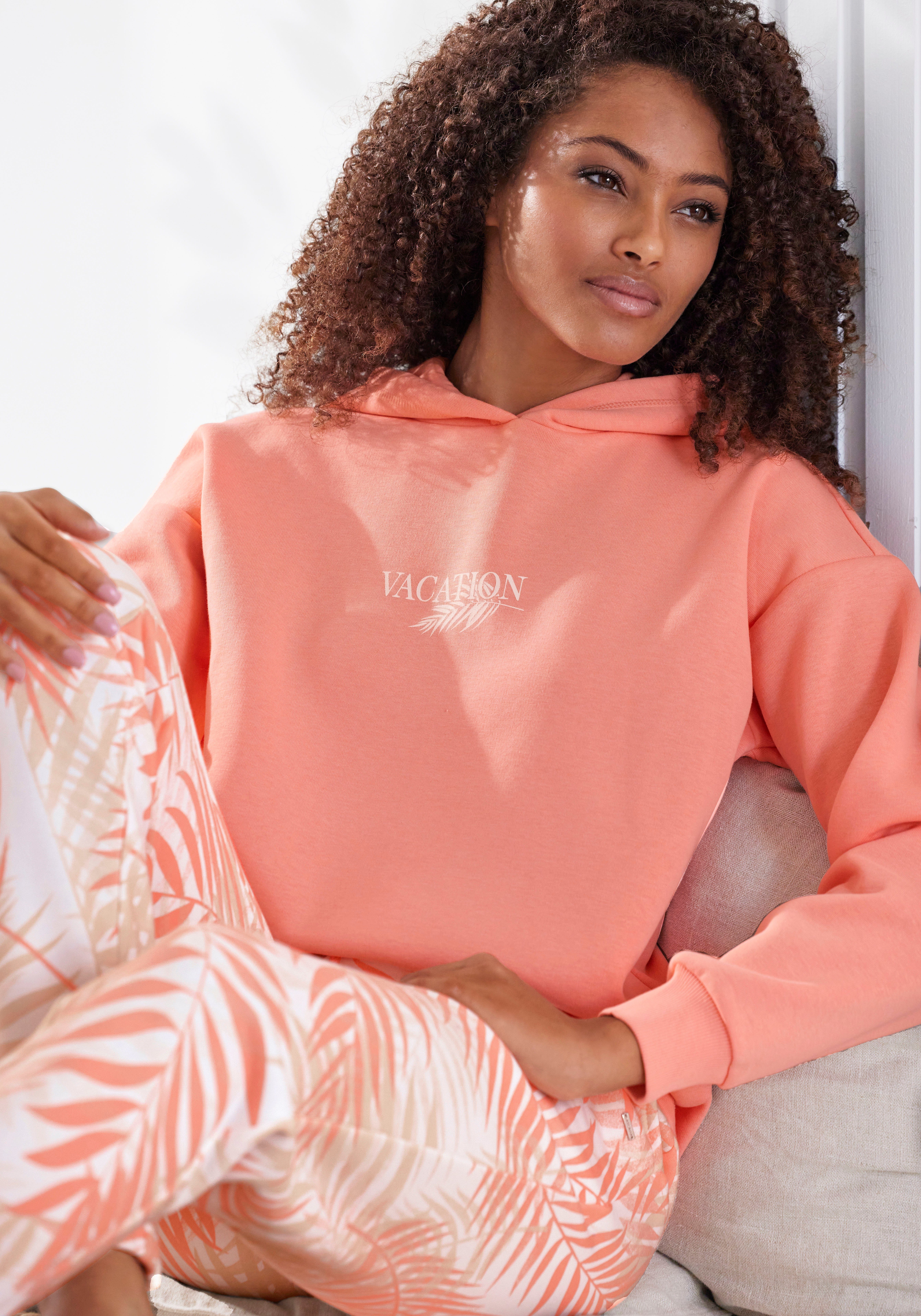 Lascana Hoodie -Capuchonsweatshirt Loungeshirt Capuchon sweatshirt loungetop met voorprint loungewear (1-delig)
