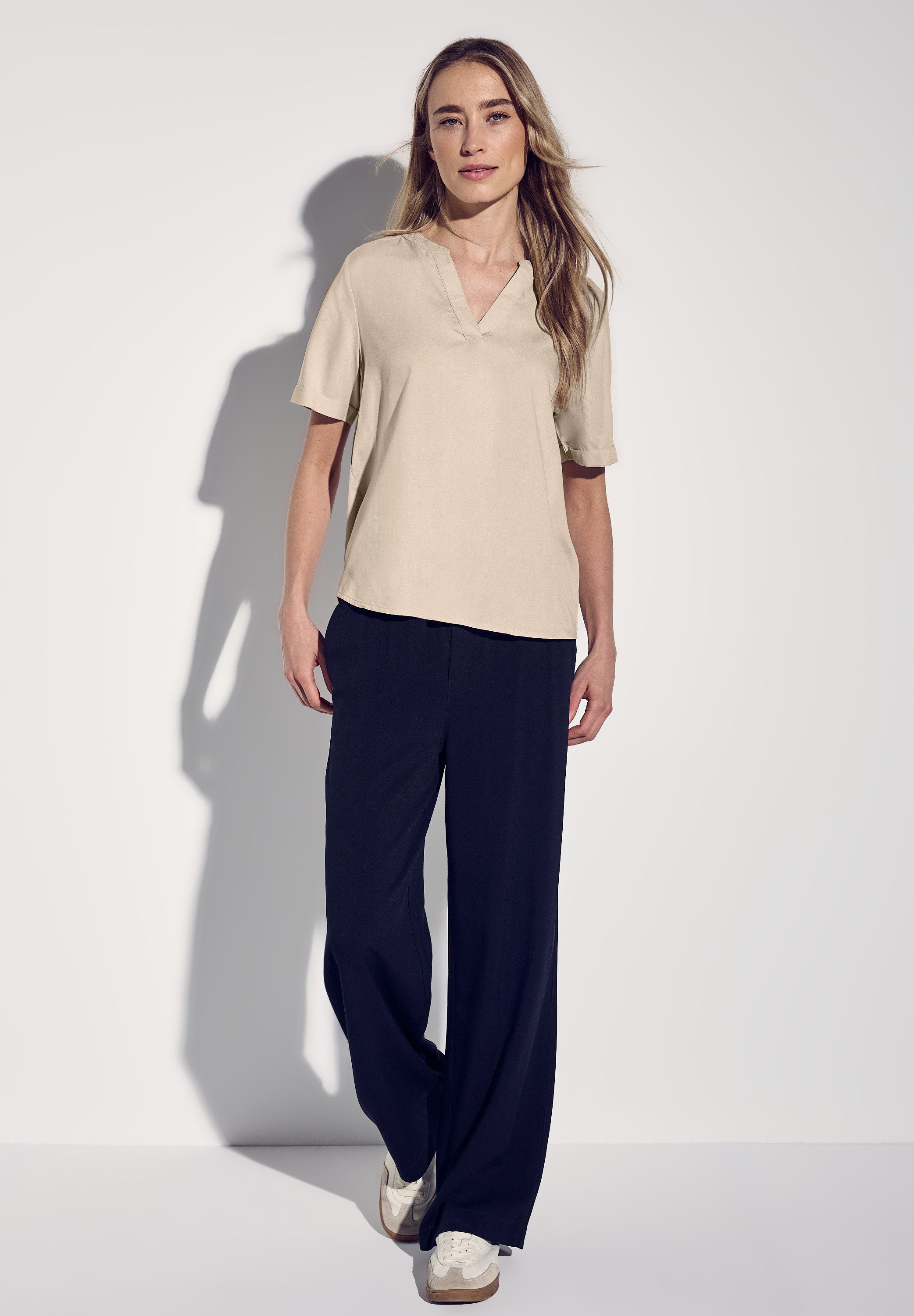 STREET ONE Blouse met korte mouwen met ingesneden ronde hals
