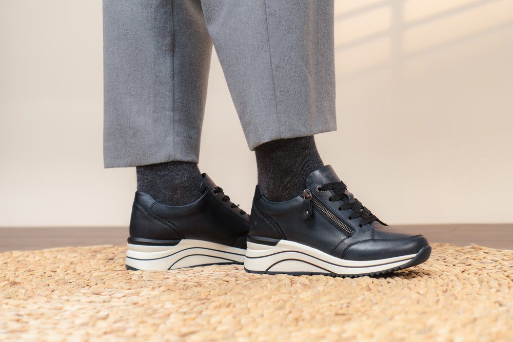 Remonte Sneakers met sleehak , vrijetijdsschoen, lage schoen, veterschoen met riekertex-membraan