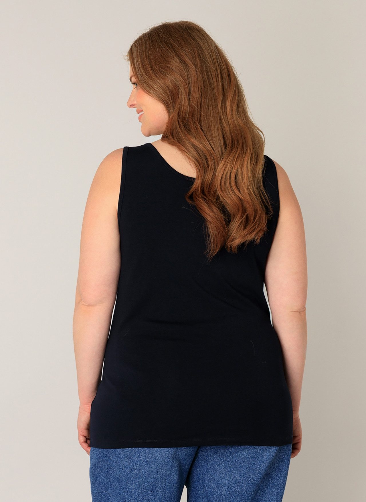 Base Level Curvy Tanktop in grote maten