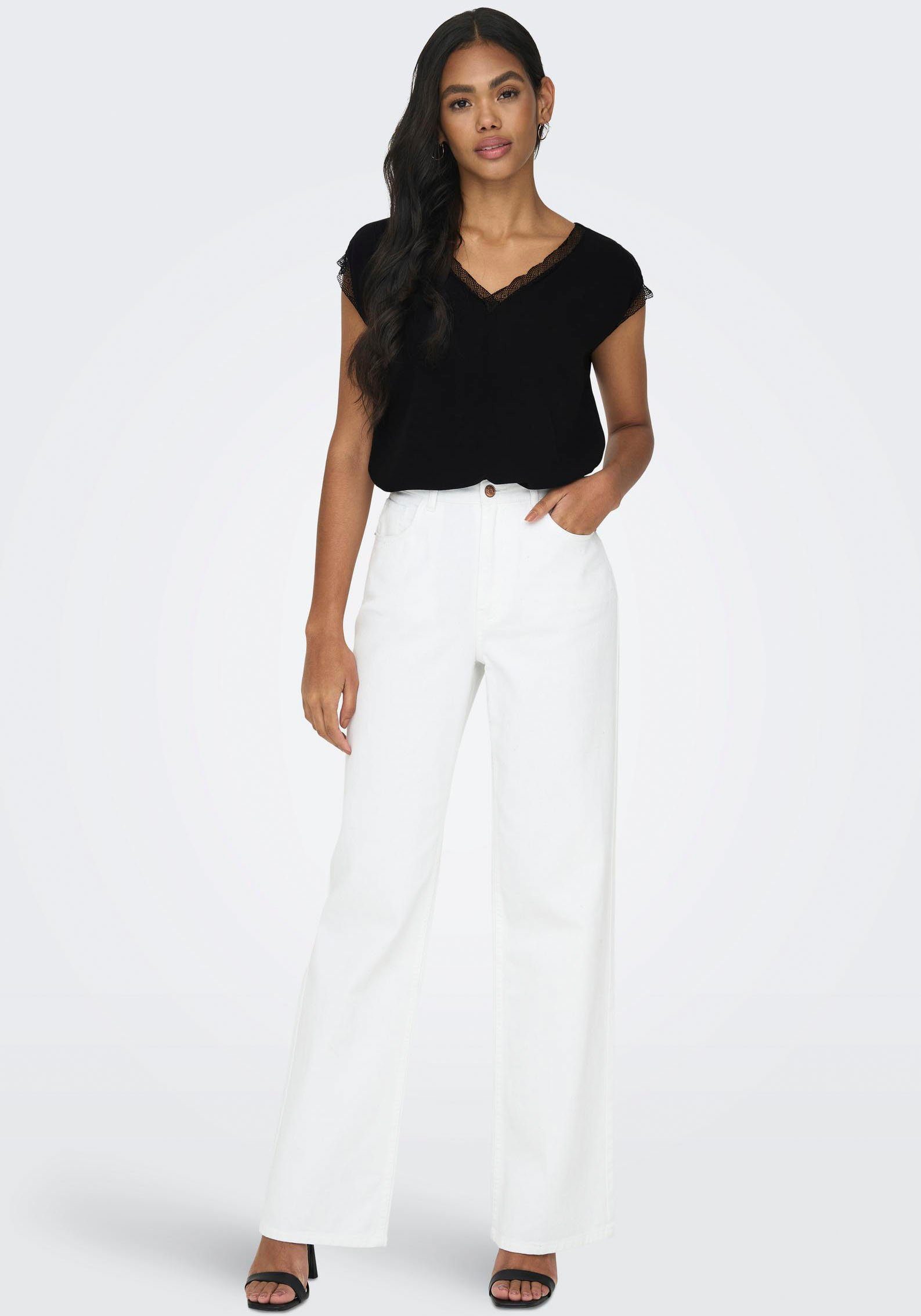 Only Shirt met V-hals ONLJASMINA S/S V-NECK LACE TOP NOOS PTM