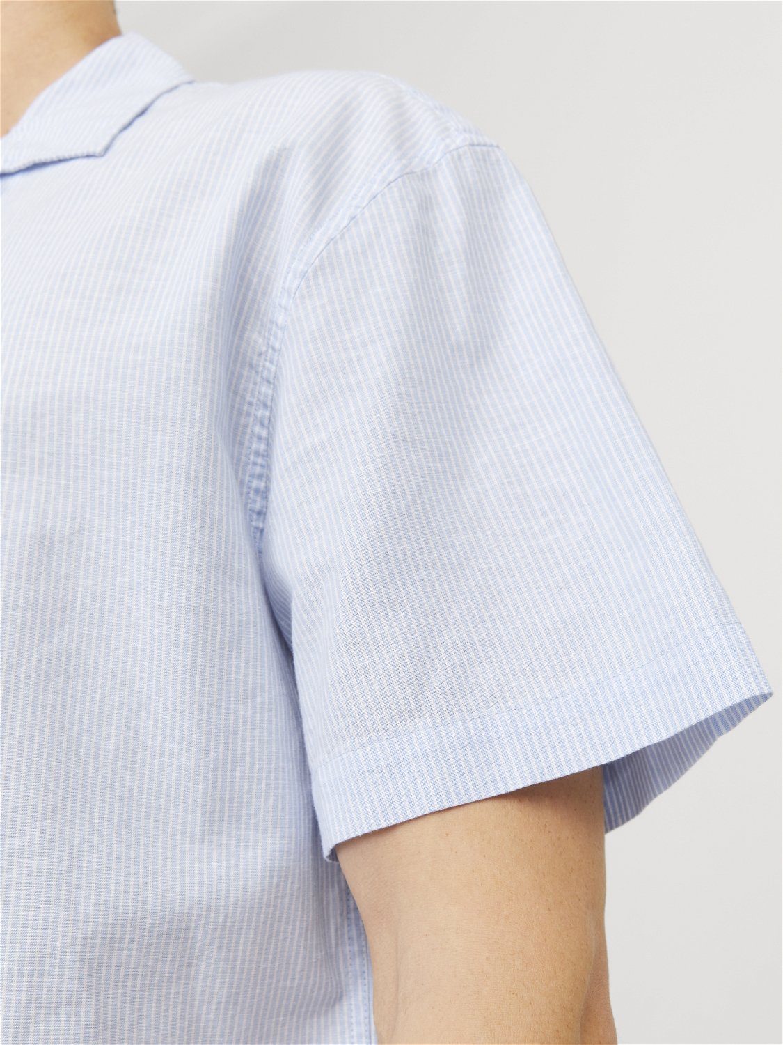 Jack & Jones Overhemd met korte mouwen JJESUMMER RESORT LINEN BLEND SHIRT SS SN