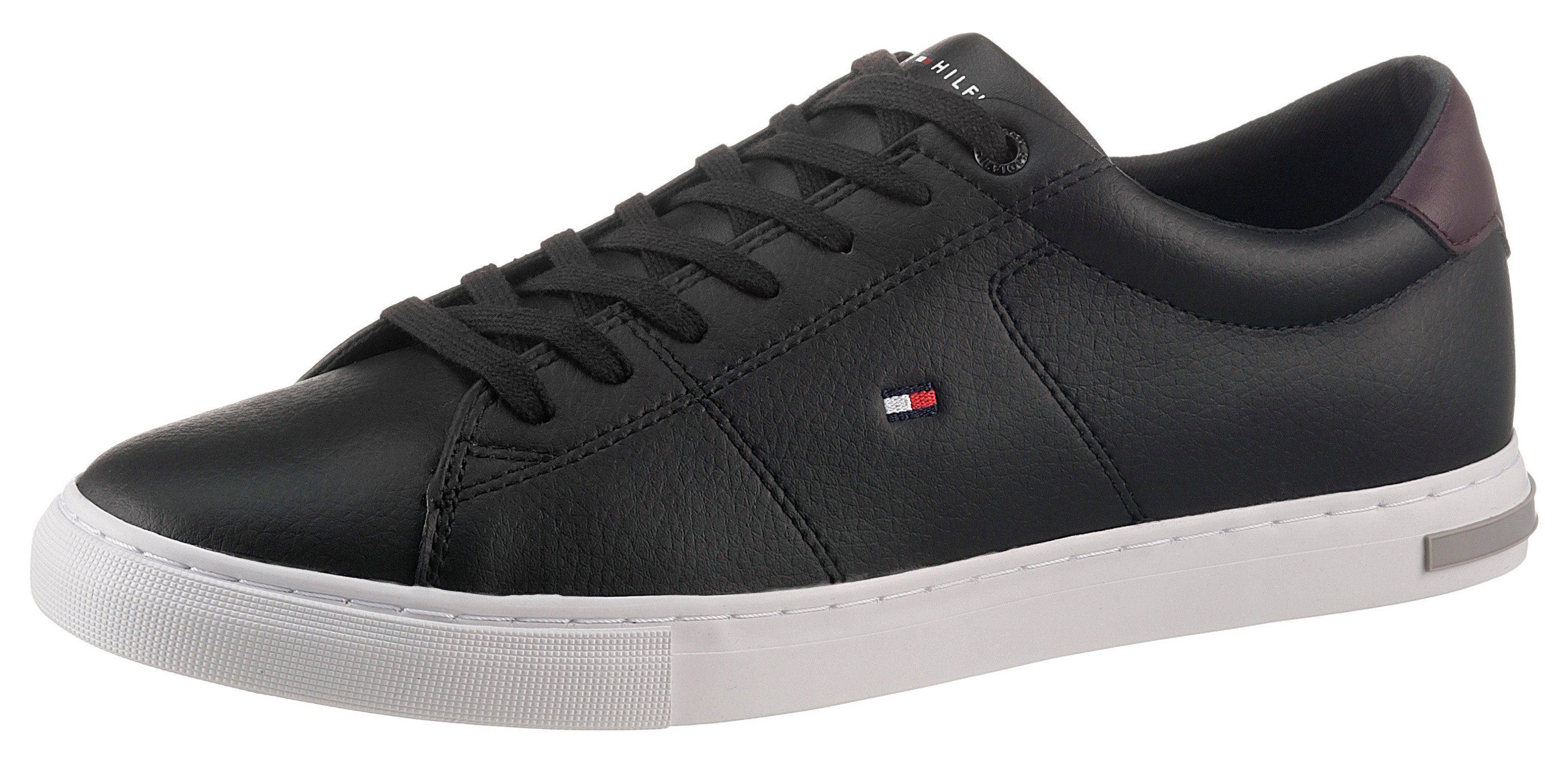 Tommy Hilfiger Sneakers ESSENTIAL LEATHER DETAIL VUL met contrastafwerking, vrijetijdsschoen, lage...