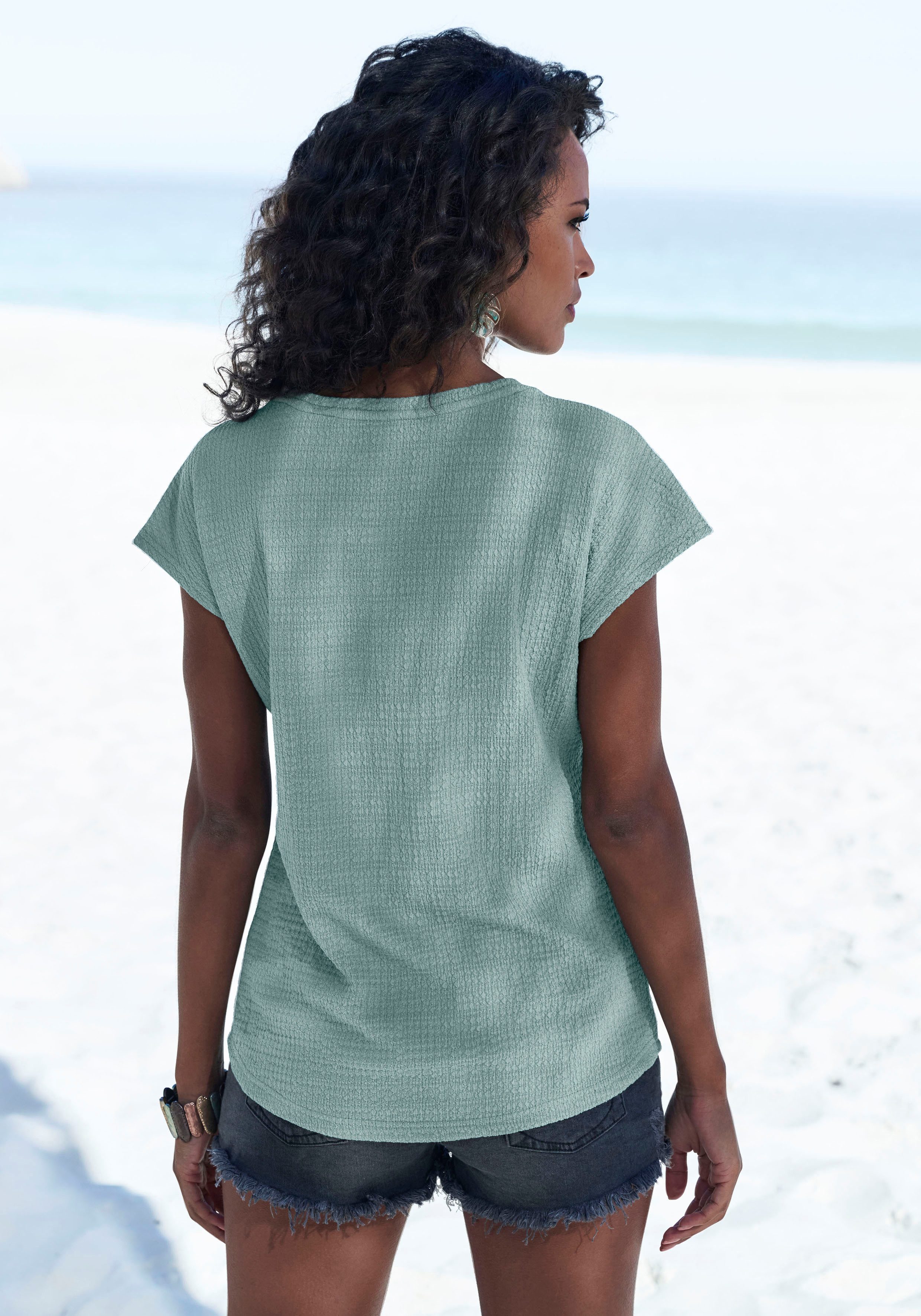 Vivance Shirt met korte mouwen Met decoratieve haak-inzet van kreukvrije crêpe-kwaliteit (1-delig)