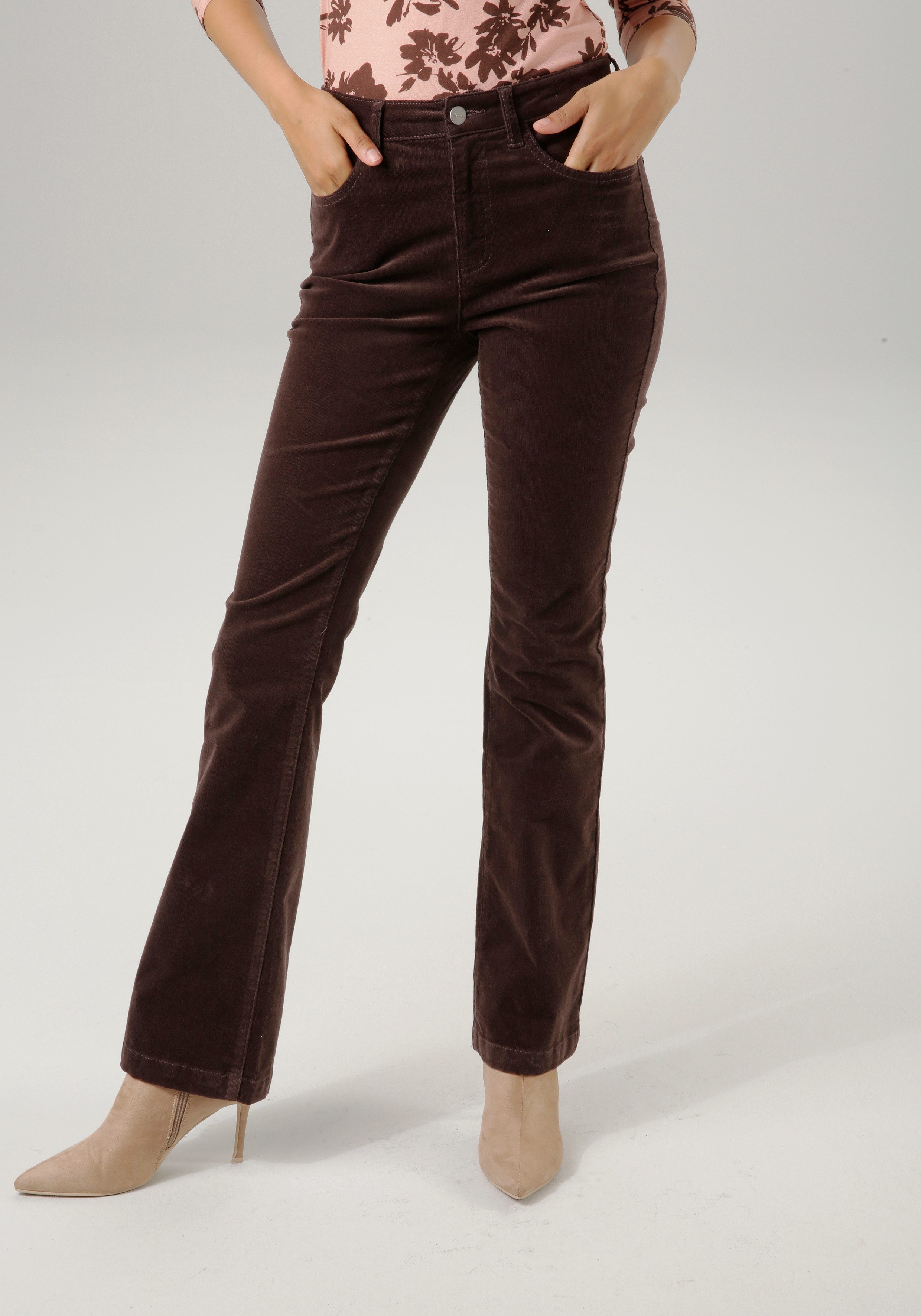 Aniston CASUAL Cordbroek in trendy bootcut-vorm