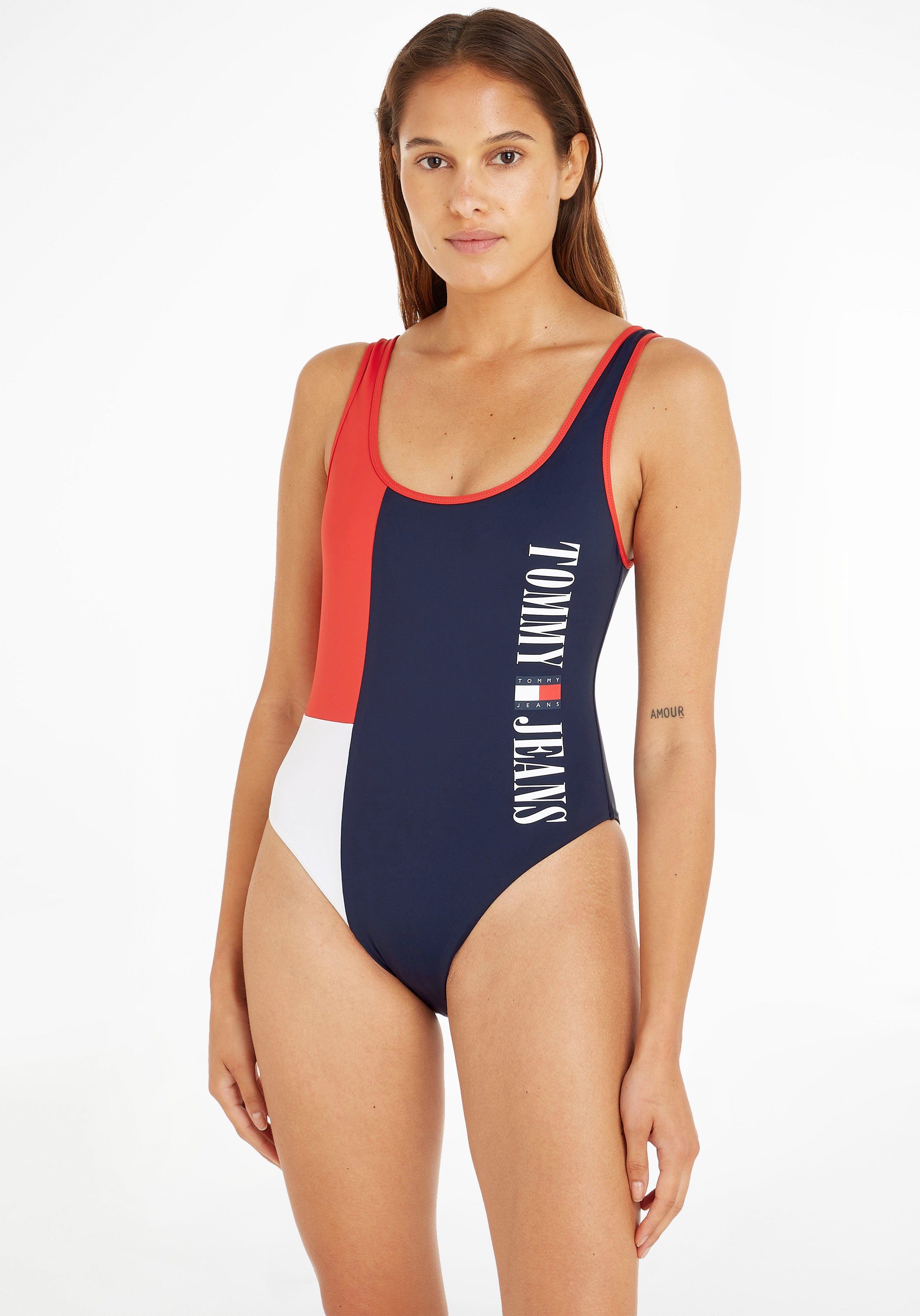 Meetbaar Teleurgesteld Onafhankelijk Tommy Hilfiger Swimwear Badpak TH ONE PIECE RUNWAY (EXT SIZES) Met Tommy  Hilfiger-branding snel online gekocht | OTTO