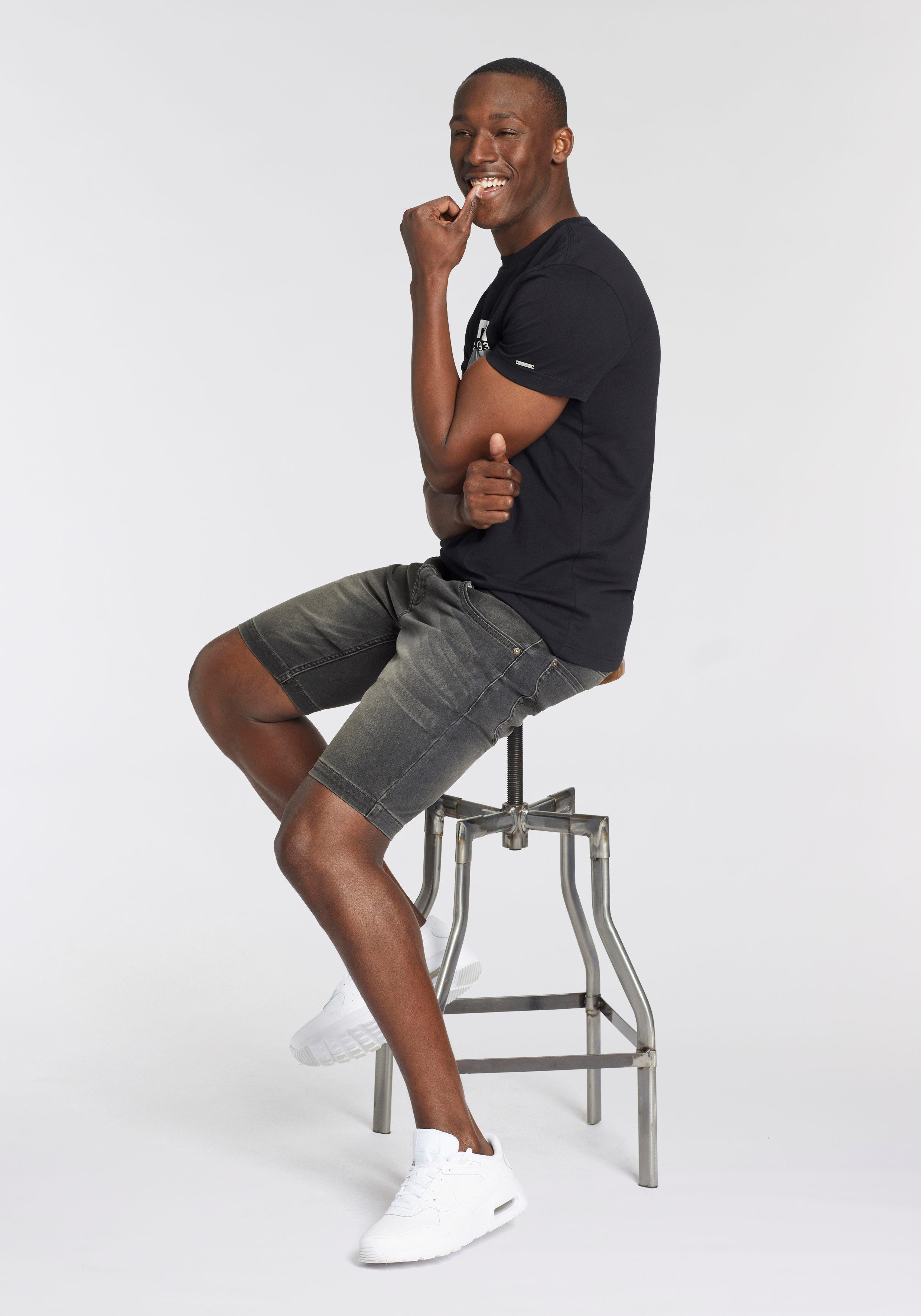 Bruno Banani T-shirt met modieuze frontprint